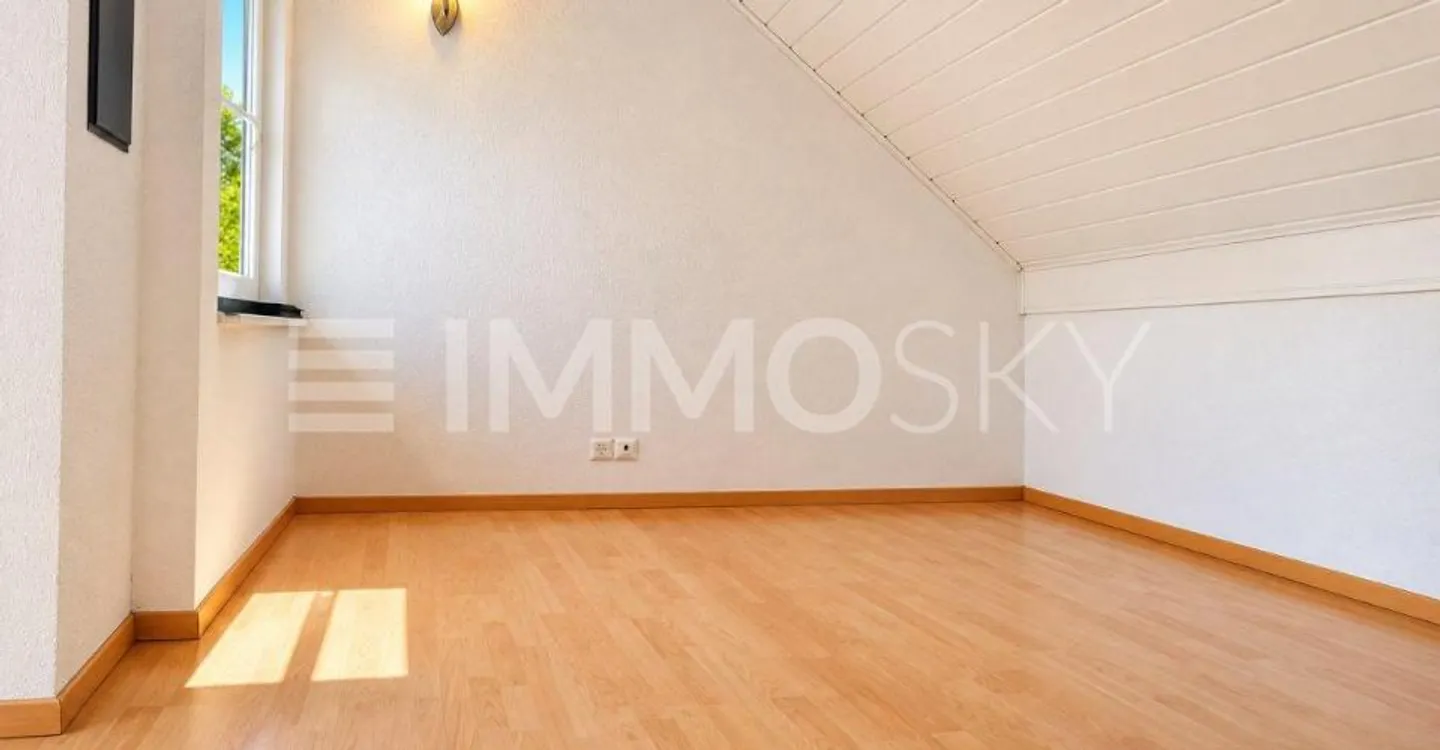 Grosszügige Dachwohnung mit schöner Aussicht - Foto 4 von 5
