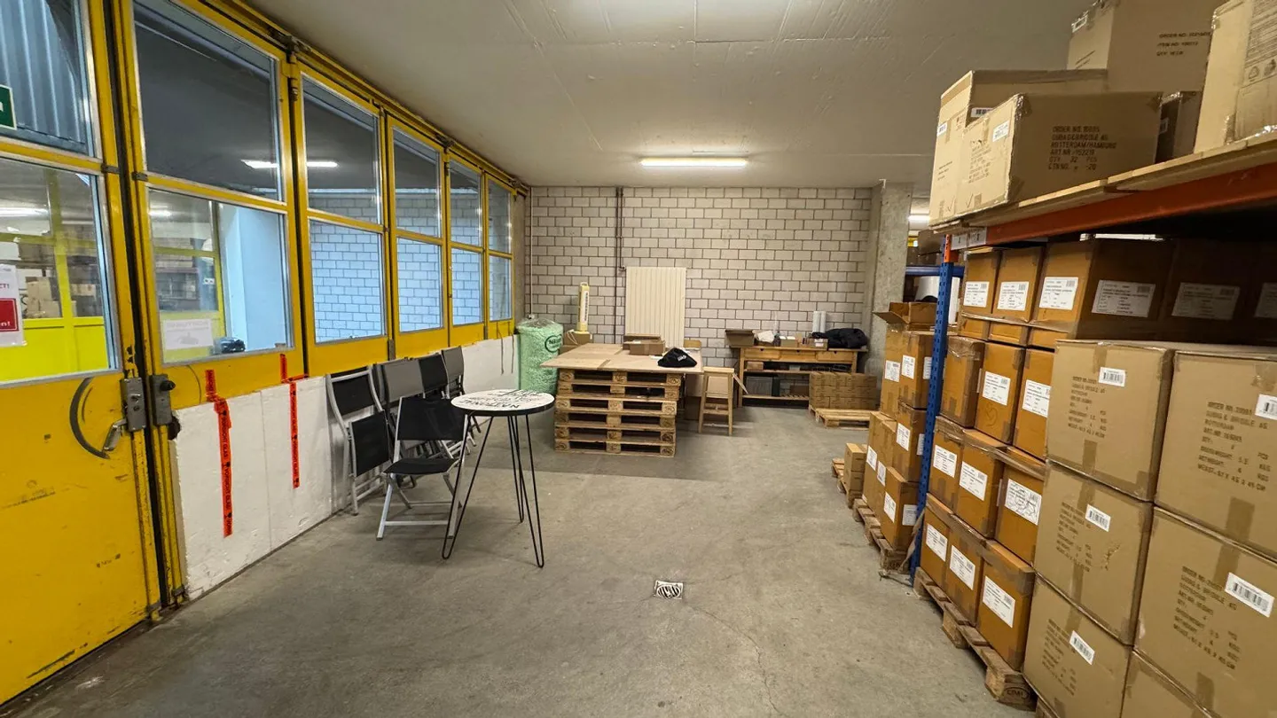 Zentrale Lagerfläche in der Industriezone Burgdorf - Foto 6 von 16