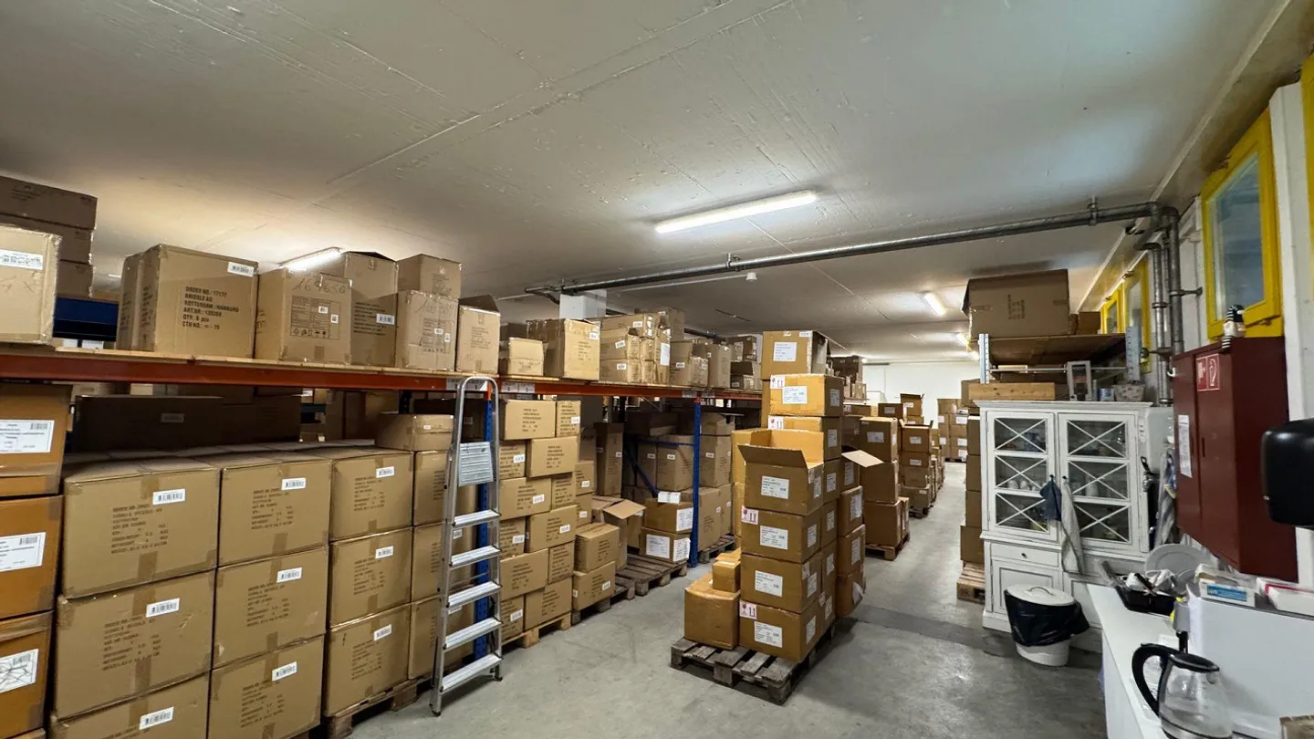 Zentrale Lagerfläche in der Industriezone Burgdorf - Foto 7 von 16