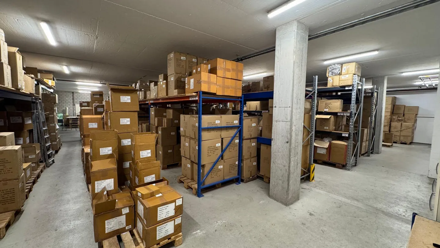 Zentrale Lagerfläche in der Industriezone Burgdorf - Foto 8 von 16