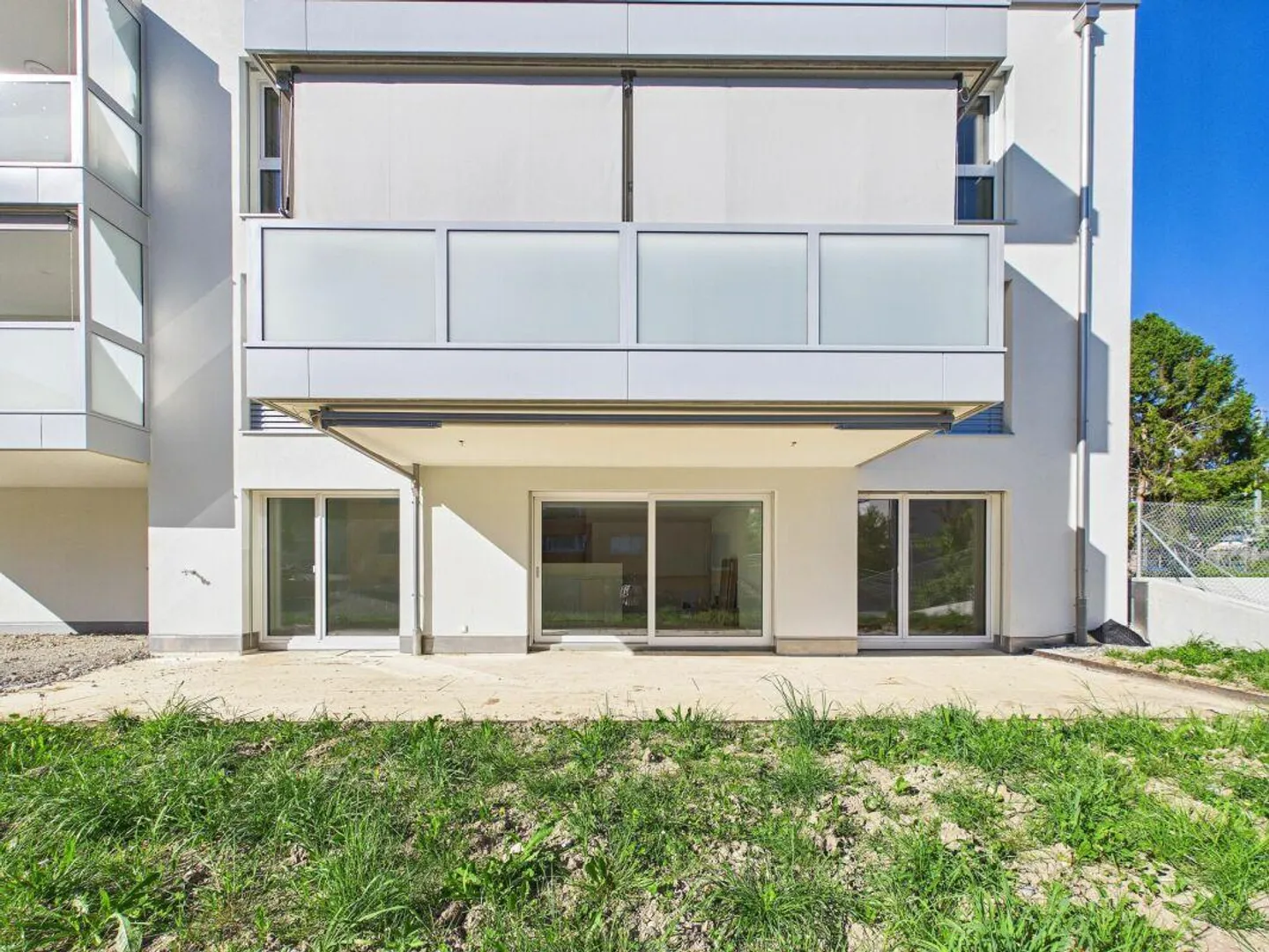 Nuovo appartamento giardino 4.5 locali con orientamento a sud, situato nel centro di Affoltern am Albis - Foto 1 di 15