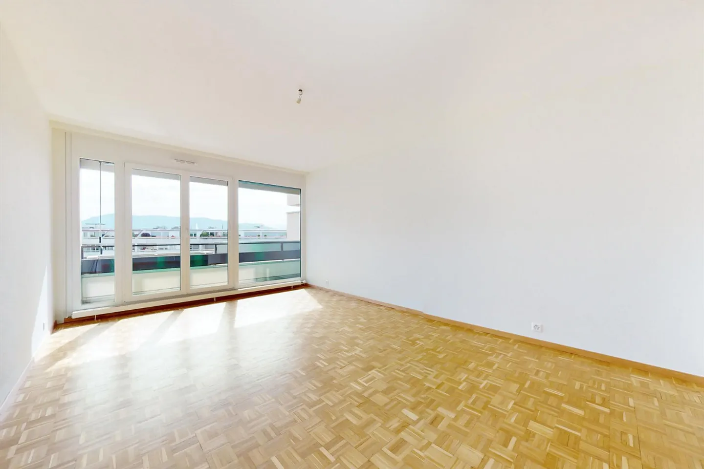 Your new life in a bright apartment - Photo 9 of 10
