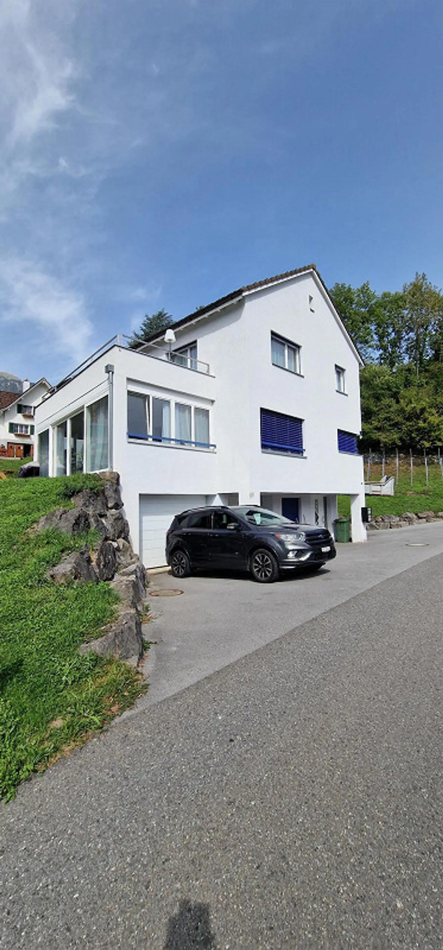 Helle grosse schöne 3.5-Zimmer Dachwohnung in 2-Familienhaus zu vermie - Foto 1 di 19