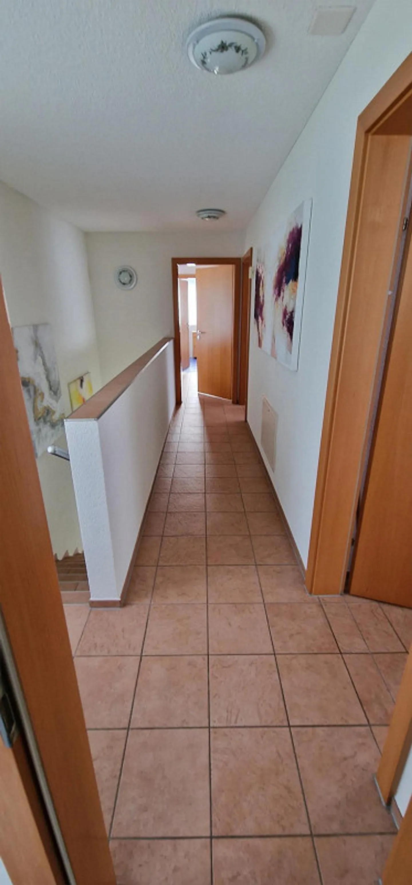 Helle grosse schöne 3.5-Zimmer Dachwohnung in 2-Familienhaus zu vermie - Foto 4 di 19