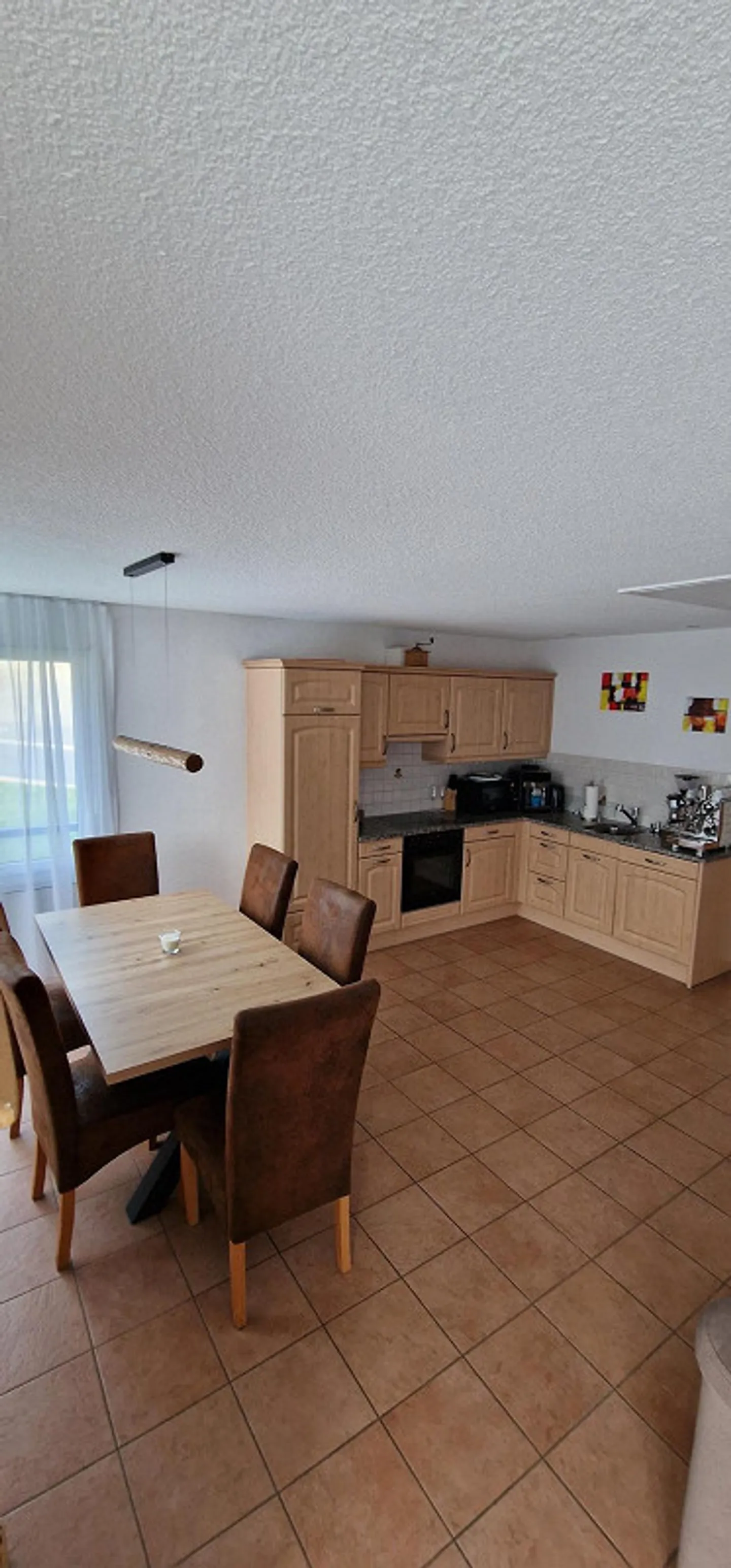 Helle grosse schöne 3.5-Zimmer Dachwohnung in 2-Familienhaus zu vermie - Foto 5 di 19