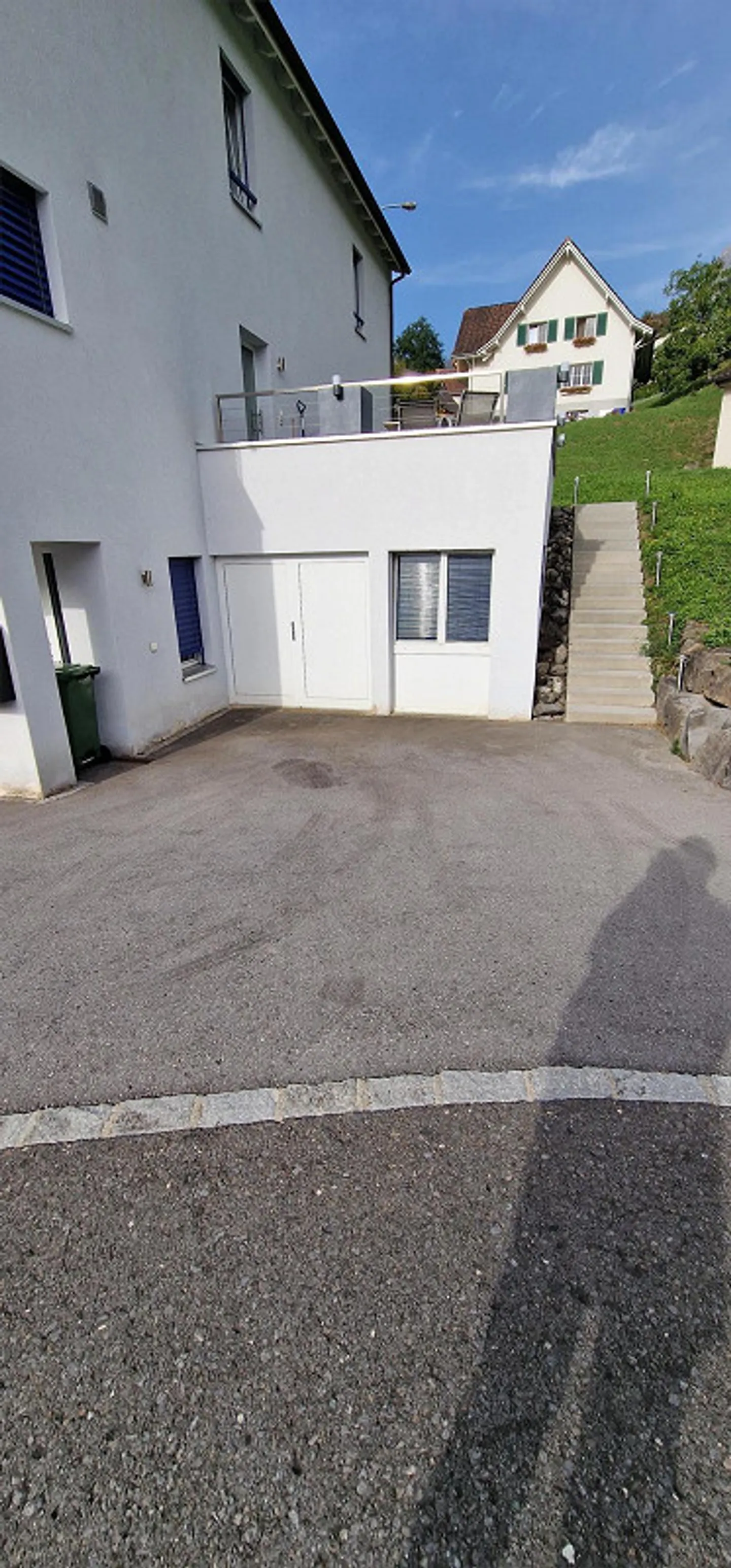 Helle grosse schöne 3.5-Zimmer Dachwohnung in 2-Familienhaus zu vermie - Foto 2 di 19