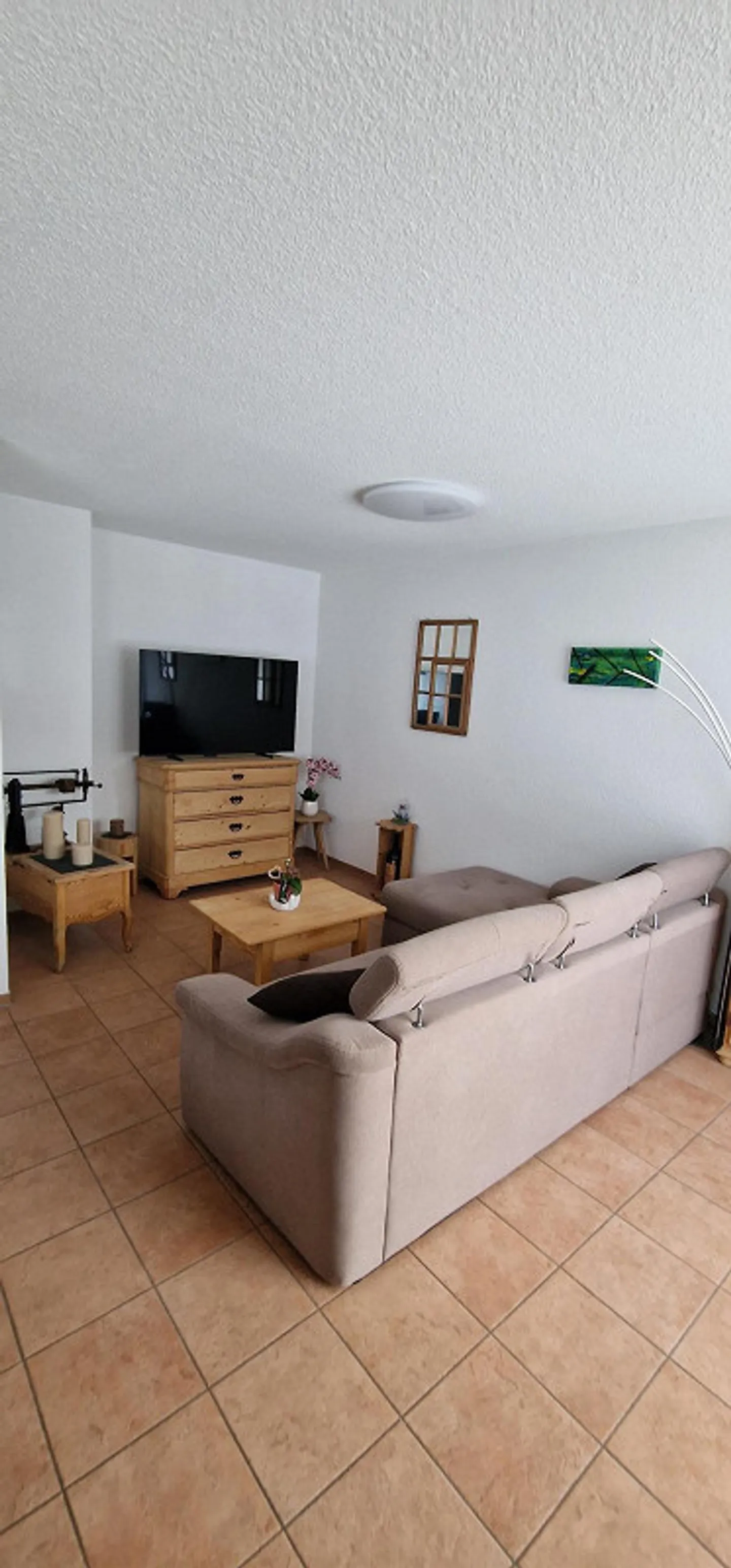 Helle grosse schöne 3.5-Zimmer Dachwohnung in 2-Familienhaus zu vermie - Foto 7 di 19