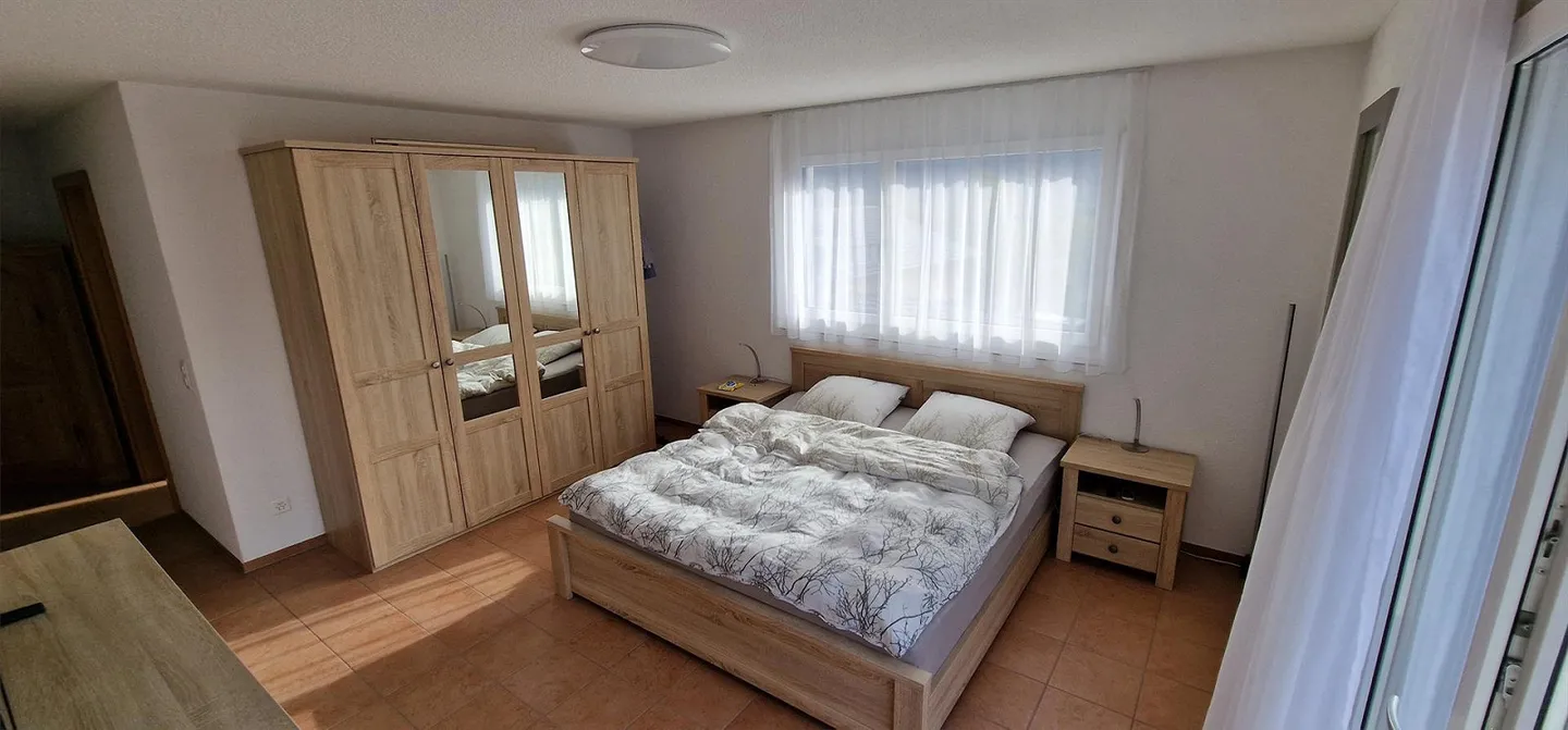 Helle grosse schöne 3.5-Zimmer Dachwohnung in 2-Familienhaus zu vermie - Foto 9 di 19