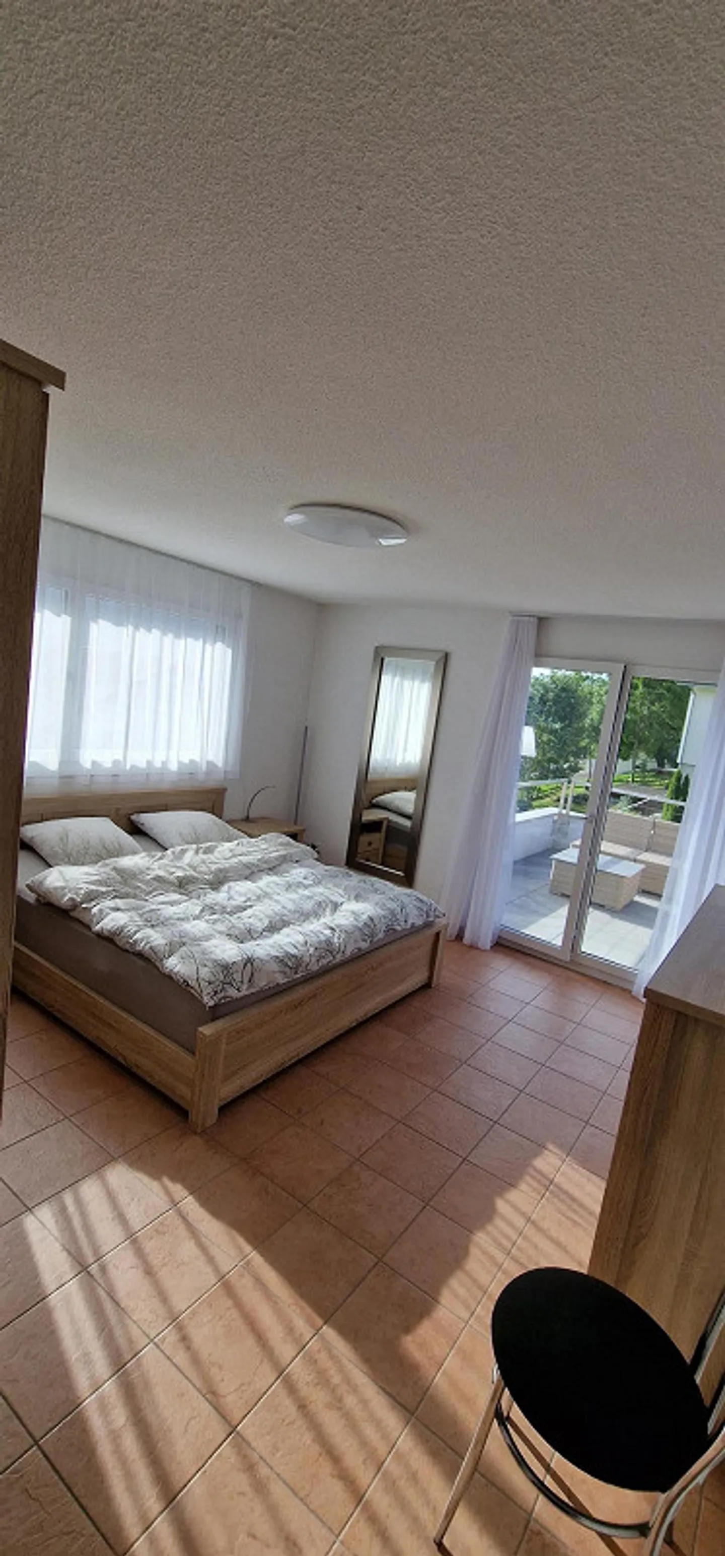 Helle grosse schöne 3.5-Zimmer Dachwohnung in 2-Familienhaus zu vermie - Foto 10 di 19
