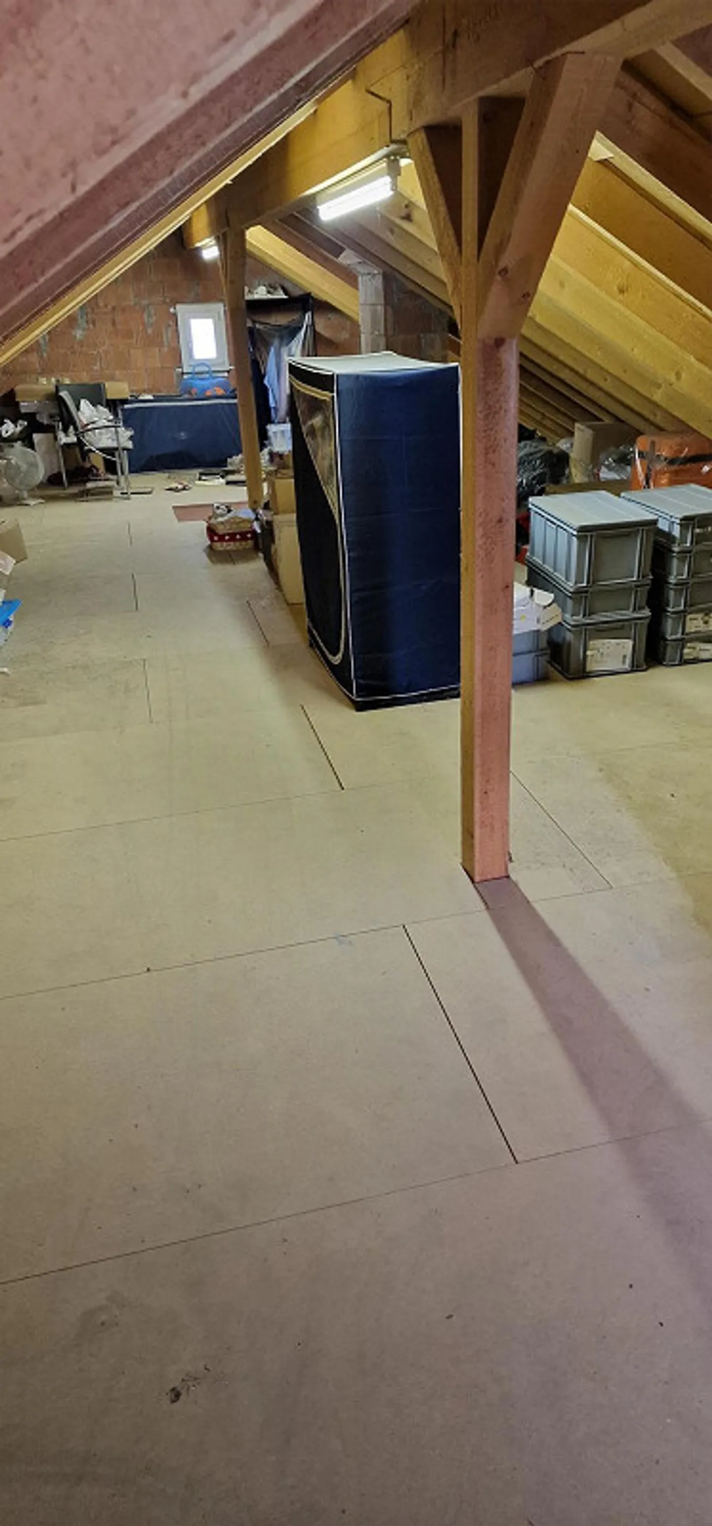 Helle grosse schöne 3.5-Zimmer Dachwohnung in 2-Familienhaus zu vermie - Foto 18 di 19