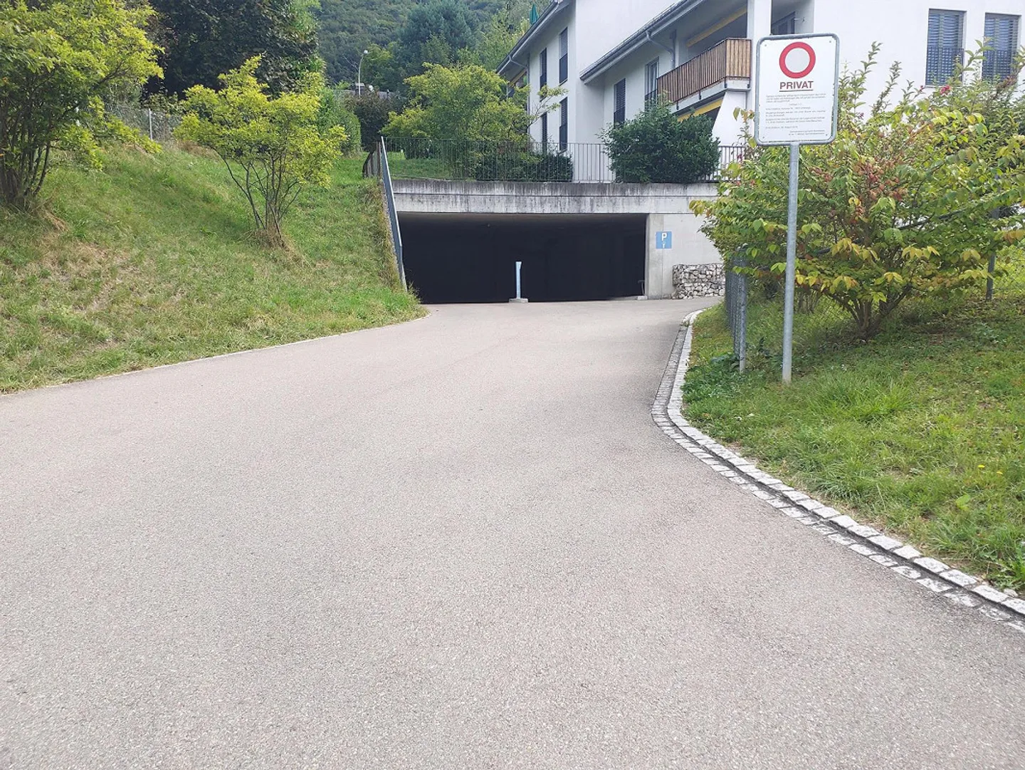 Place de parking à louer - Photo 2 sur 2