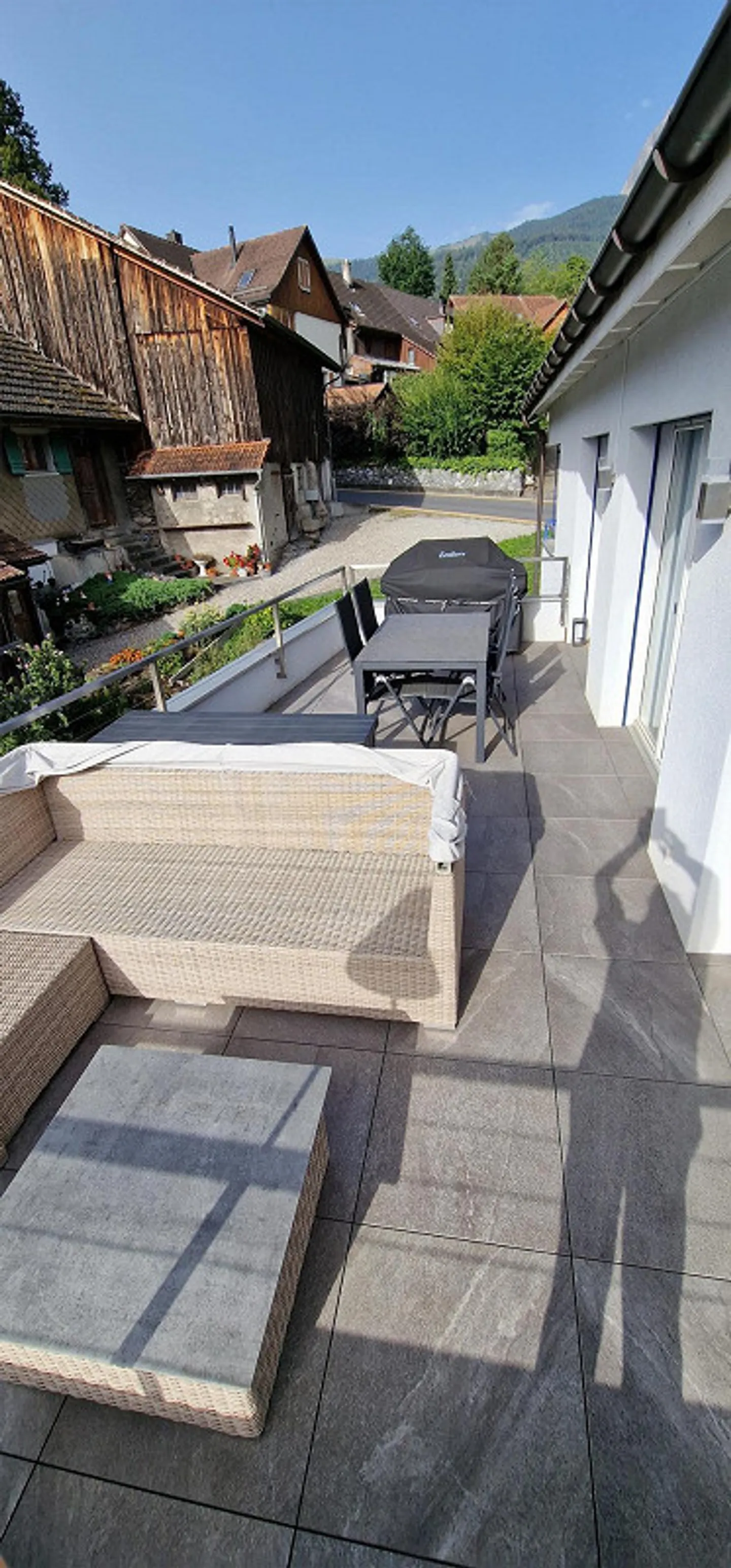 Helle grosse schöne 3.5-Zimmer Dachwohnung in 2-Familienhaus zu vermie - Foto 16 di 19