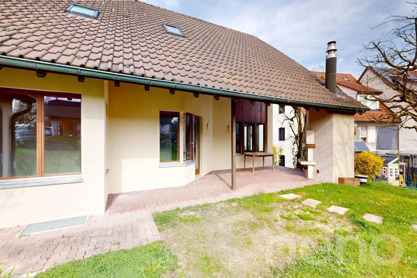 Ampia Casa Familiare - Foto 12 di 12