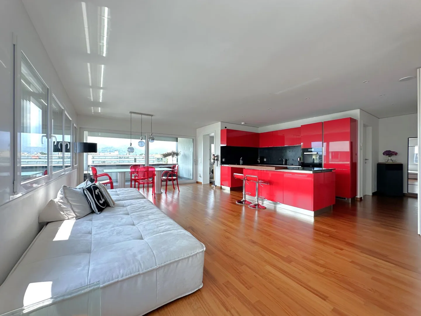 Appartamento 3,5 camere elegante e moderno in posizione centrale - Foto 3 di 10