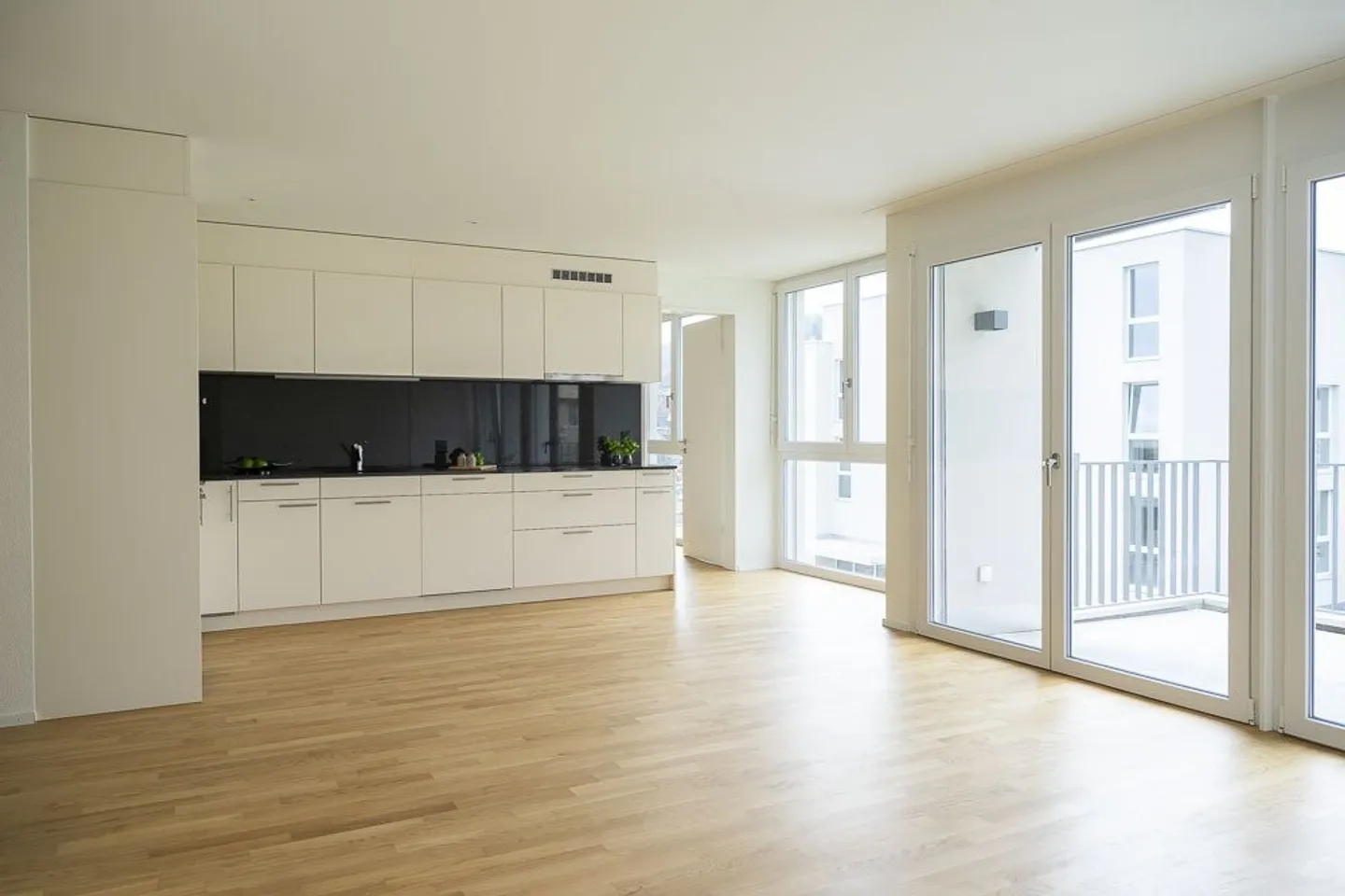 Spacious Apartment in Idyllic Location - Photo 3 of 8