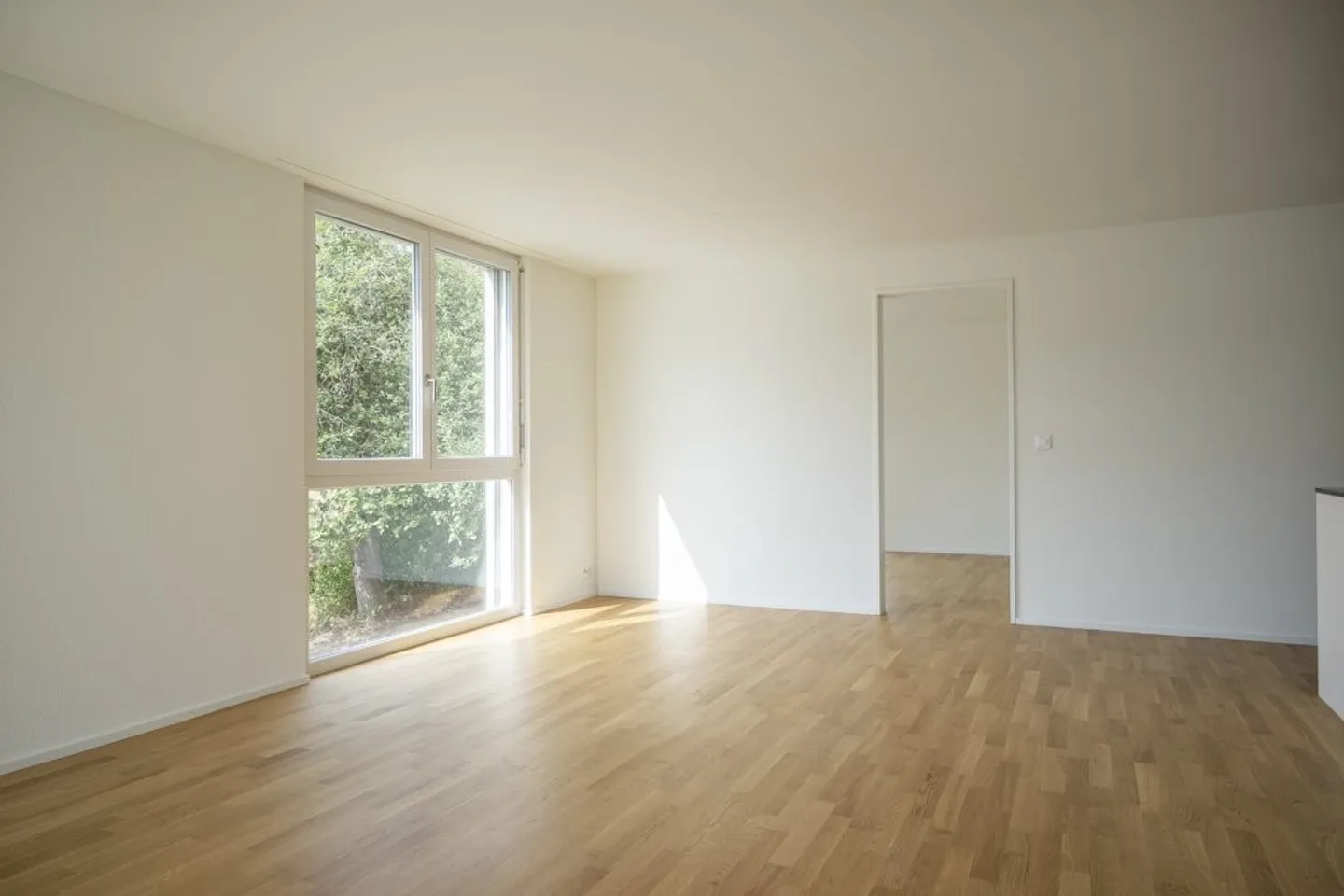 Spacious Apartment in Idyllic Location - Photo 4 of 8