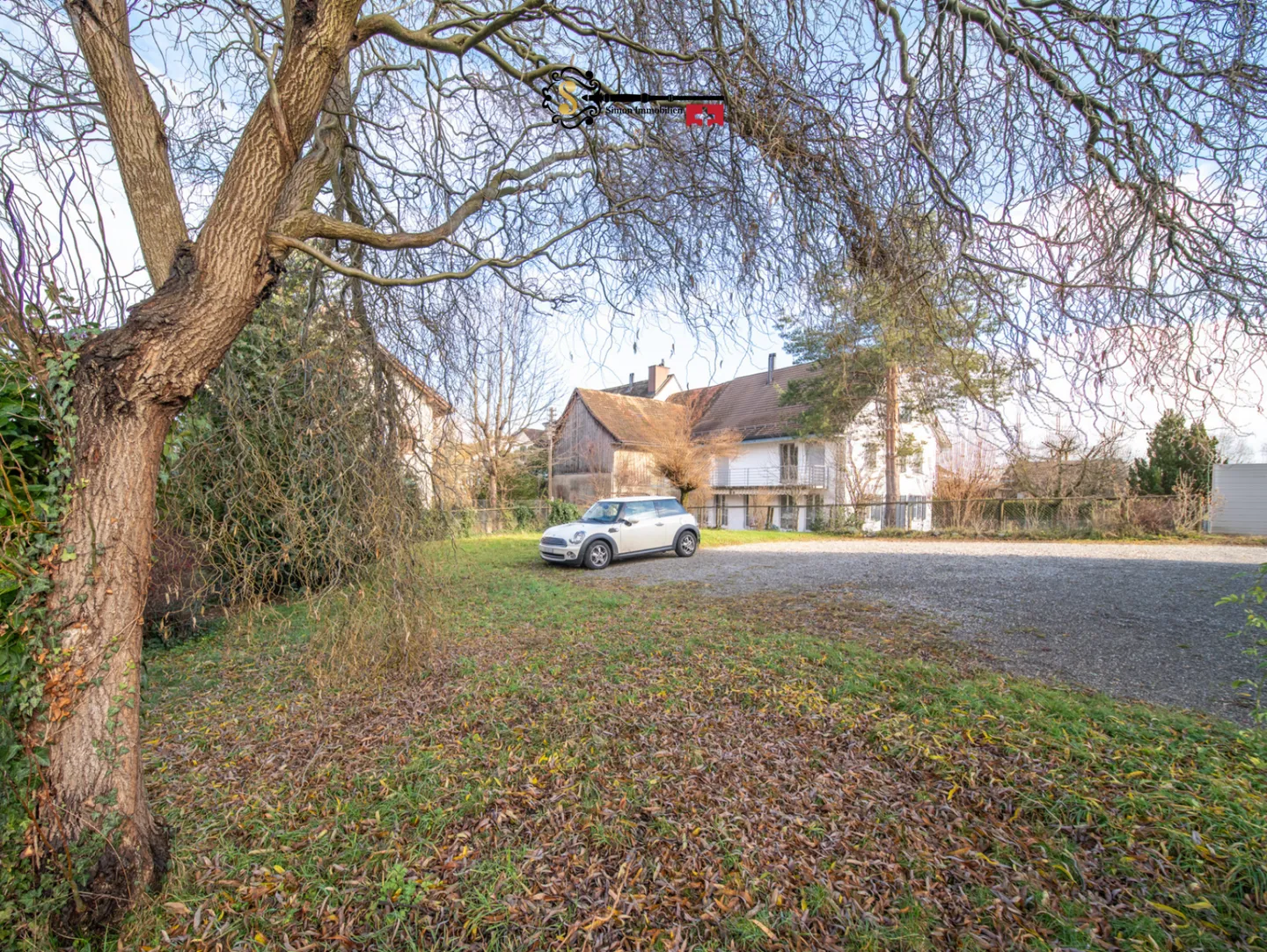 Loft-like living under the roof - Photo 9 of 10