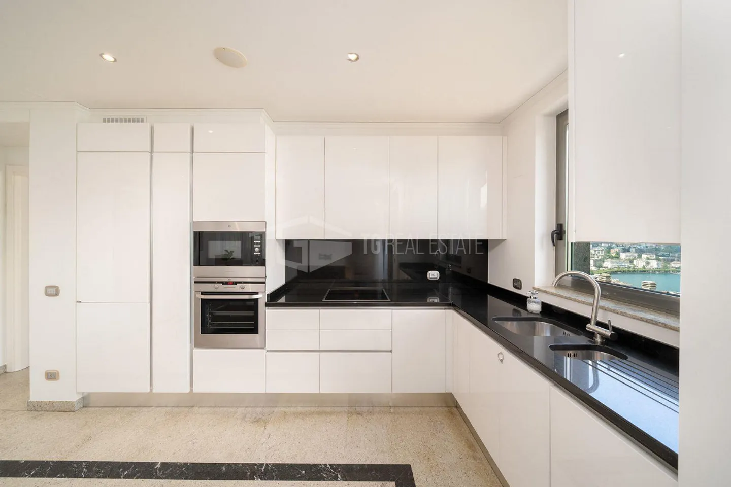 APPARTAMENTO  DI 3.5 AMMOBILIATO CON VISTA LAGO - Photo 6 sur 12