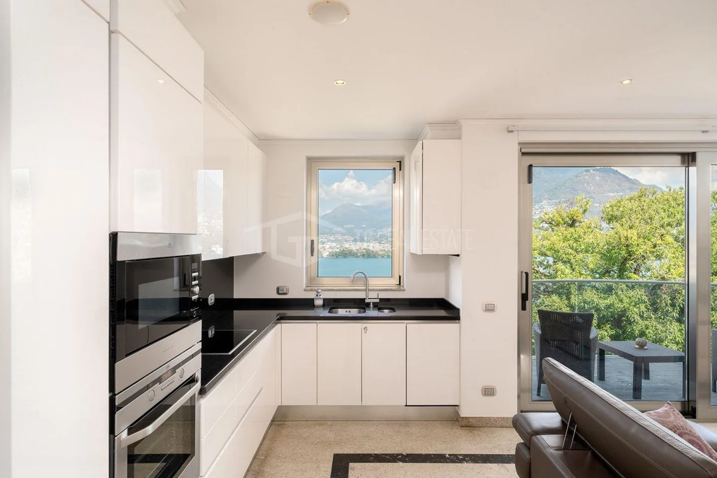APPARTAMENTO  DI 3.5 AMMOBILIATO CON VISTA LAGO - Photo 7 sur 12