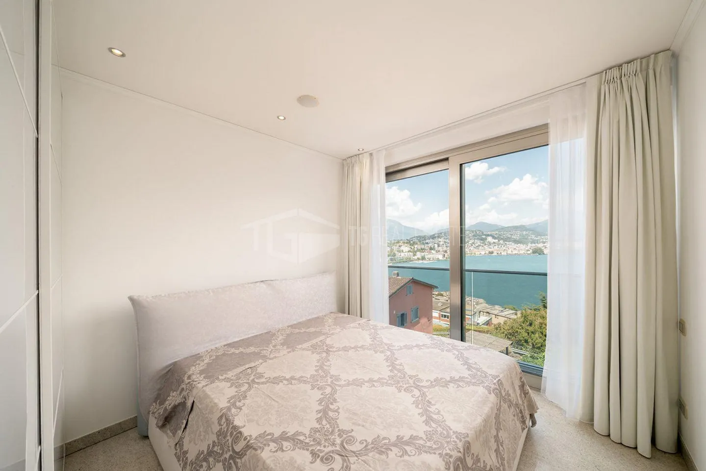 APPARTAMENTO  DI 3.5 AMMOBILIATO CON VISTA LAGO - Photo 8 sur 12