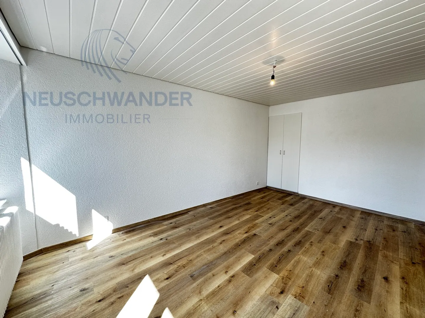 Charmant et bien situé, a deux pas des écoles - Photo 2 sur 6