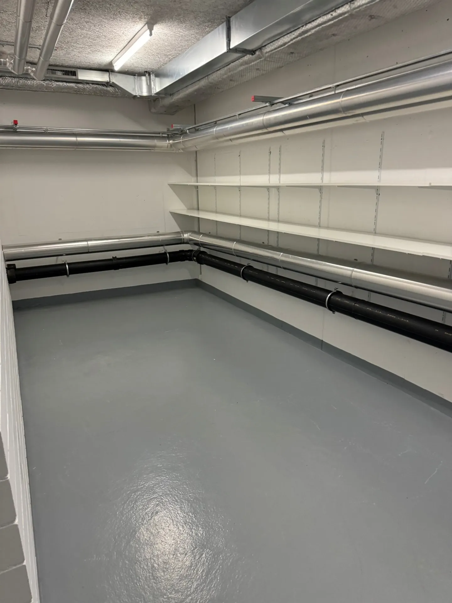 Storage room in the Huob development - Photo 3 of 3
