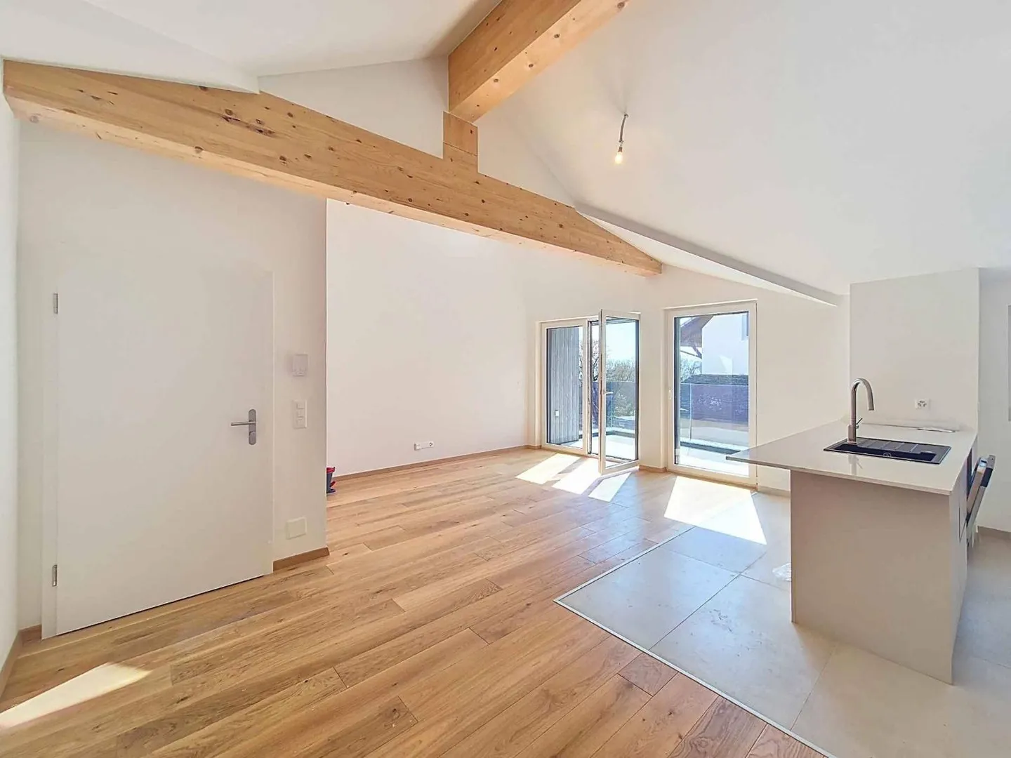 Letzte Etage 4.5 Zimmer - Foto 1 von 12