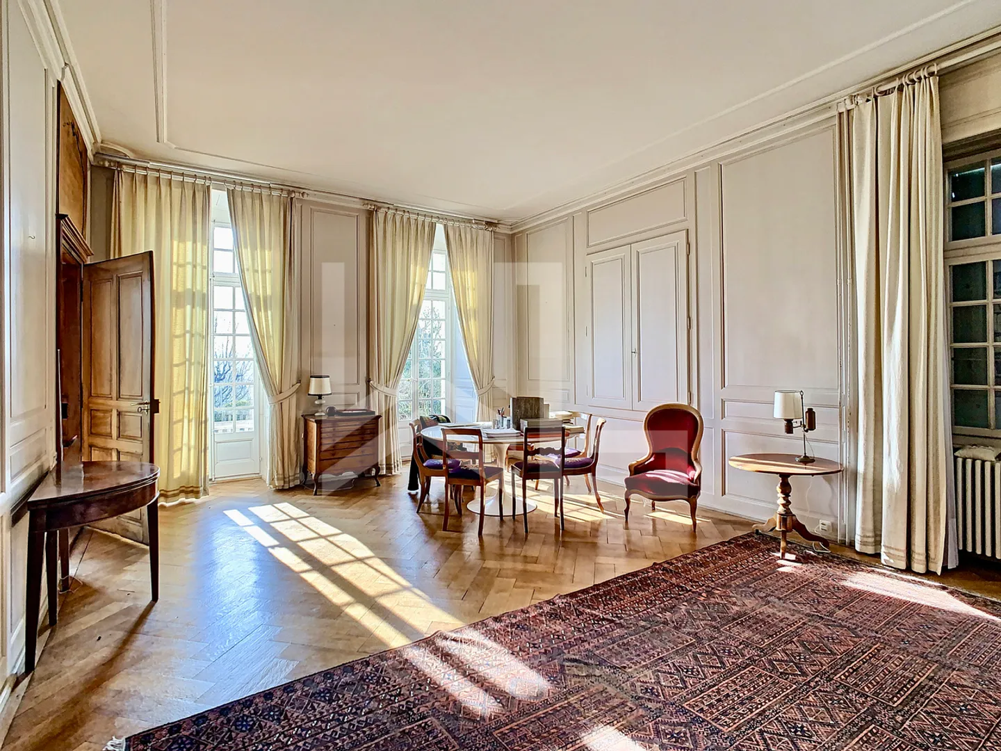 Hôtel particulier au coeur de la Sarraz - Foto 6 di 13