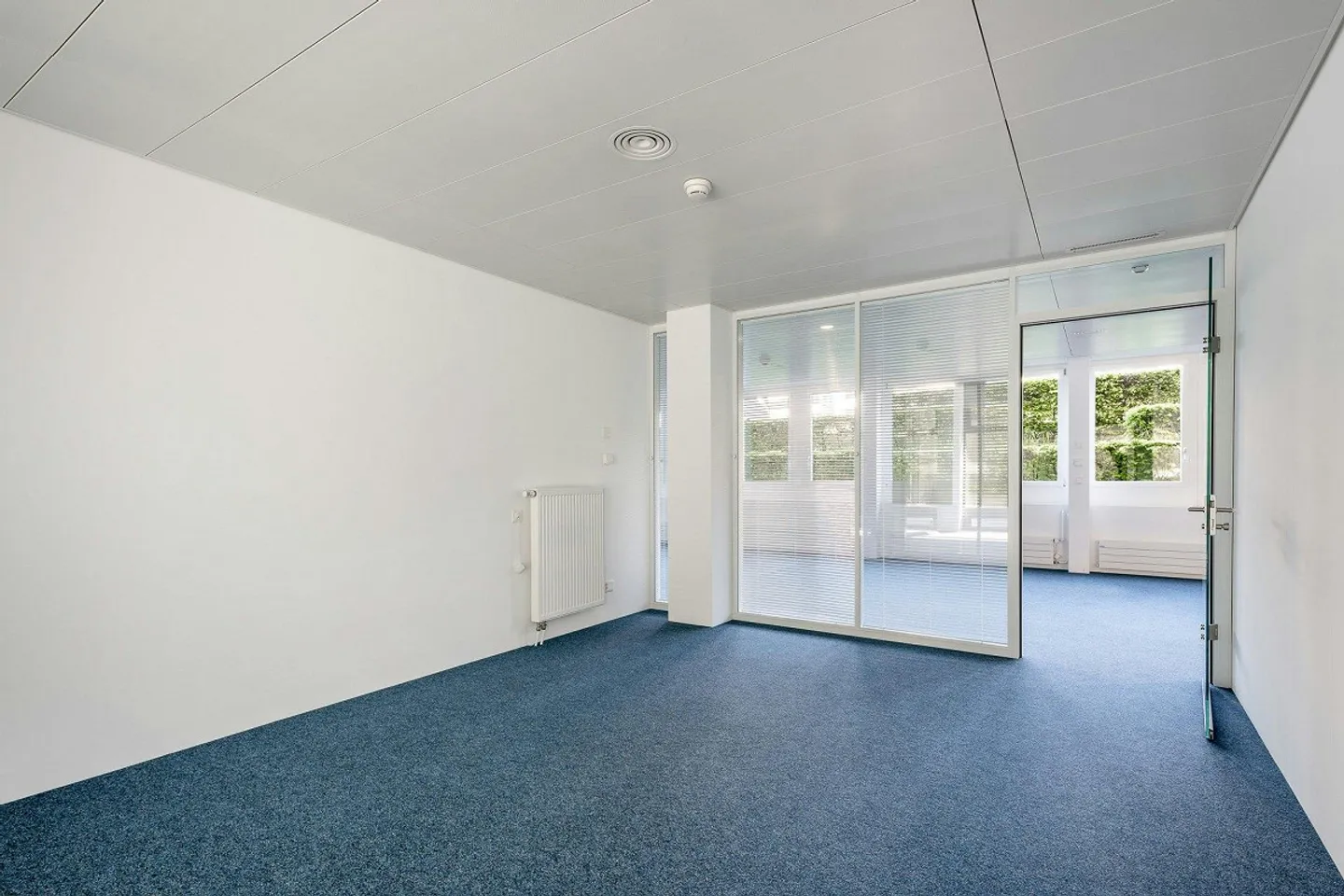 Basement area with daylight near the airport for rent... - Photo 11 of 11