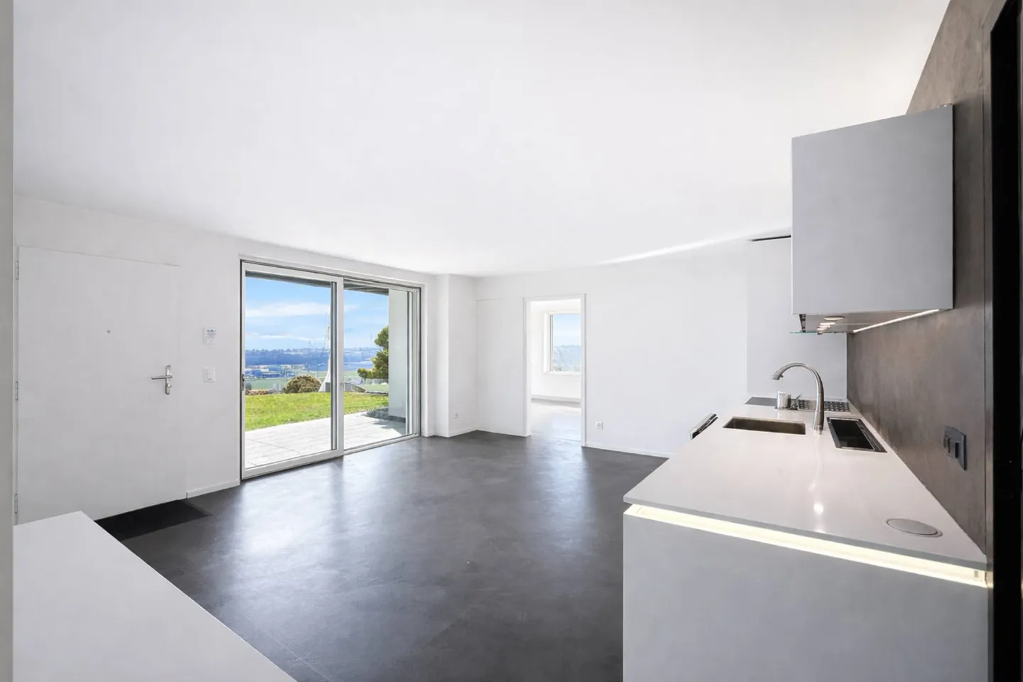 Architekten-Villa über Weinbergen - Foto 12 von 13