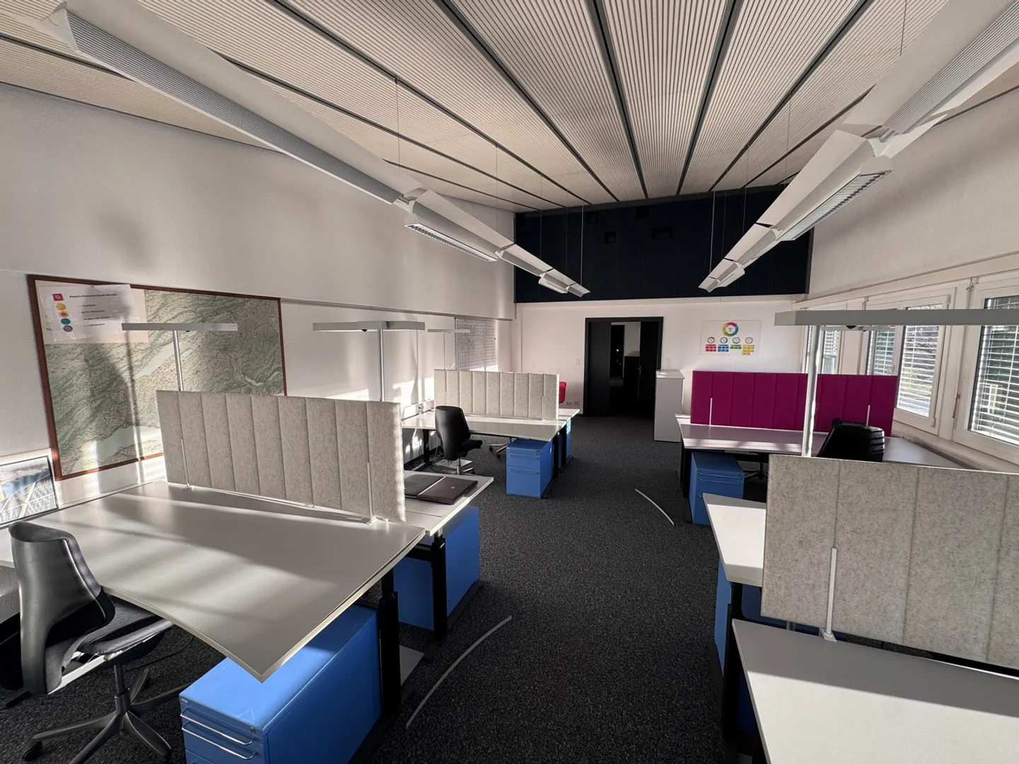 Granges-Marnand, for rent, offices and storage of 408 m2 - Photo 8 of 13