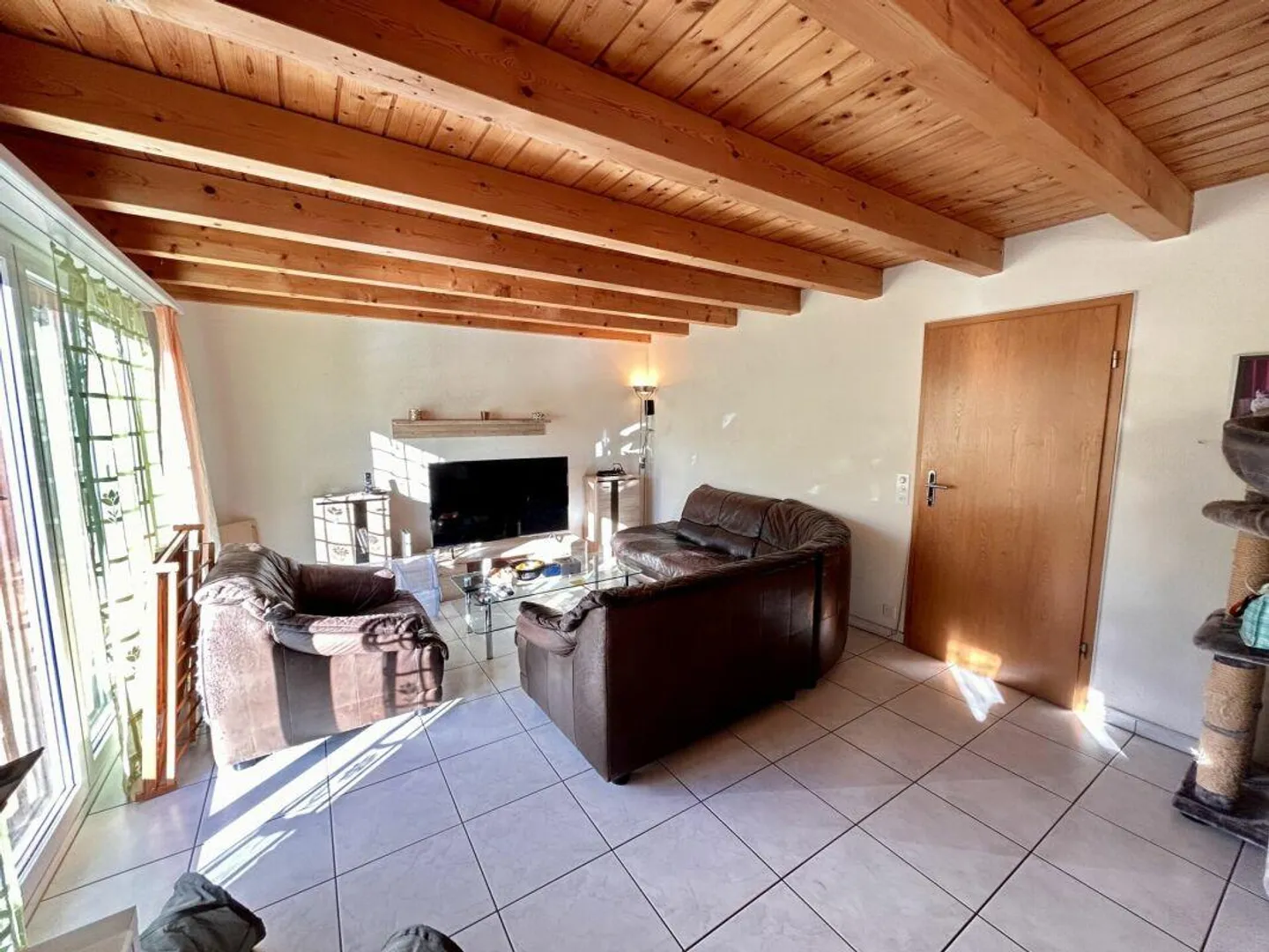 5.5-Zi-Haus mit Umschwung und Bachanstoss - Foto 8 von 16