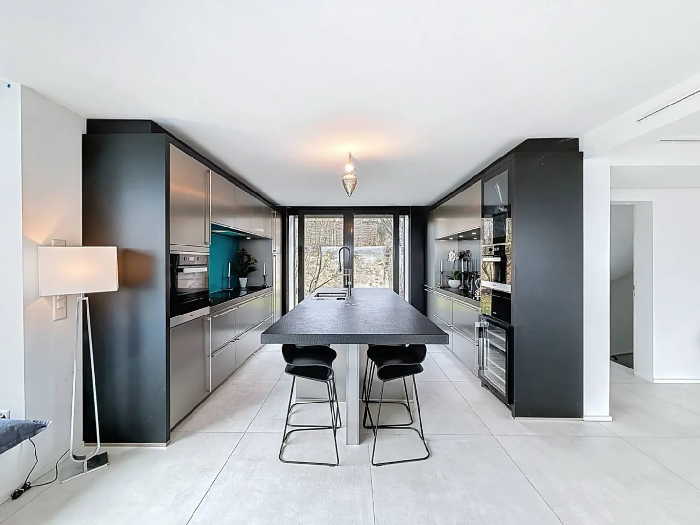 Architekten-Villa über Weinbergen - Foto 3 von 13