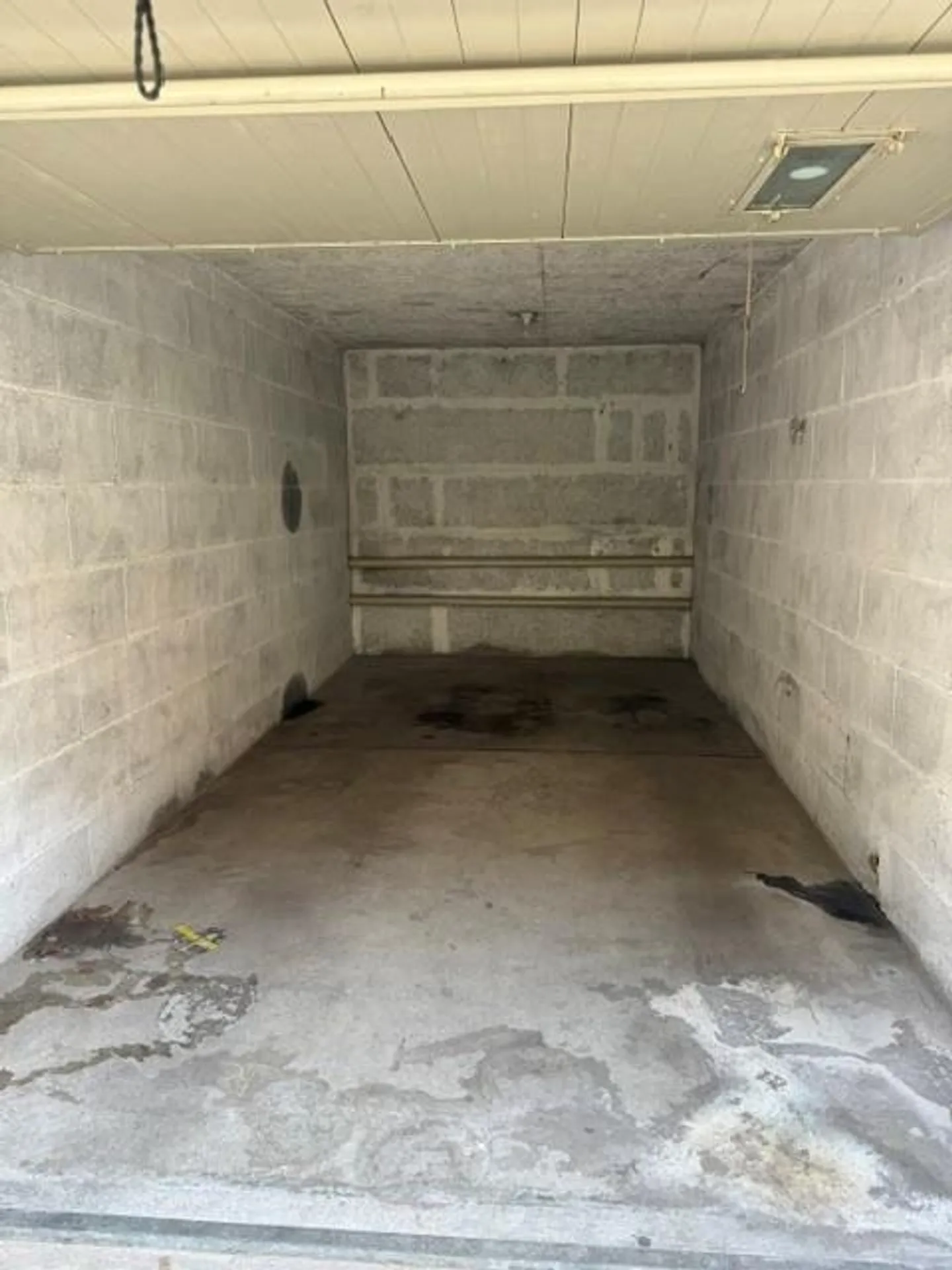 Garage parking space - Photo 2 of 4