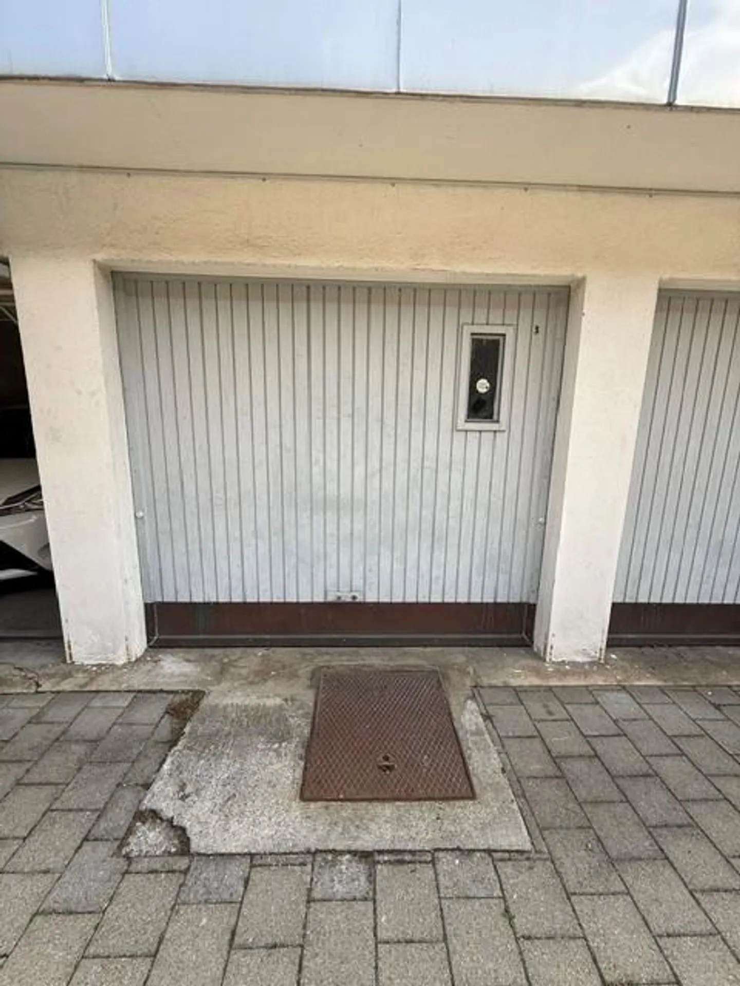 Garage parking space - Photo 3 of 4