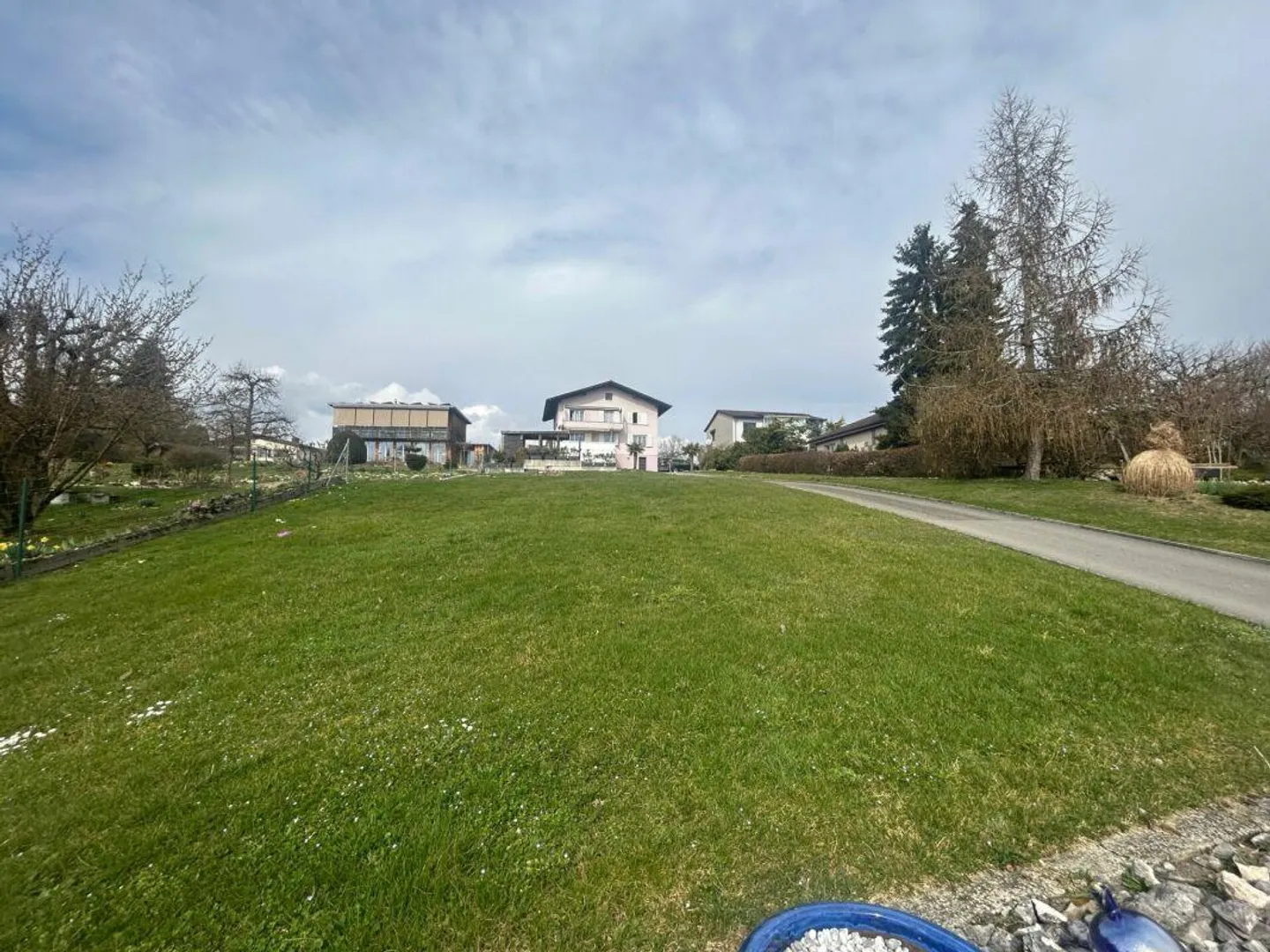 Luxurious Single-Family Home in Desirable Aare Location - Photo 3 of 3
