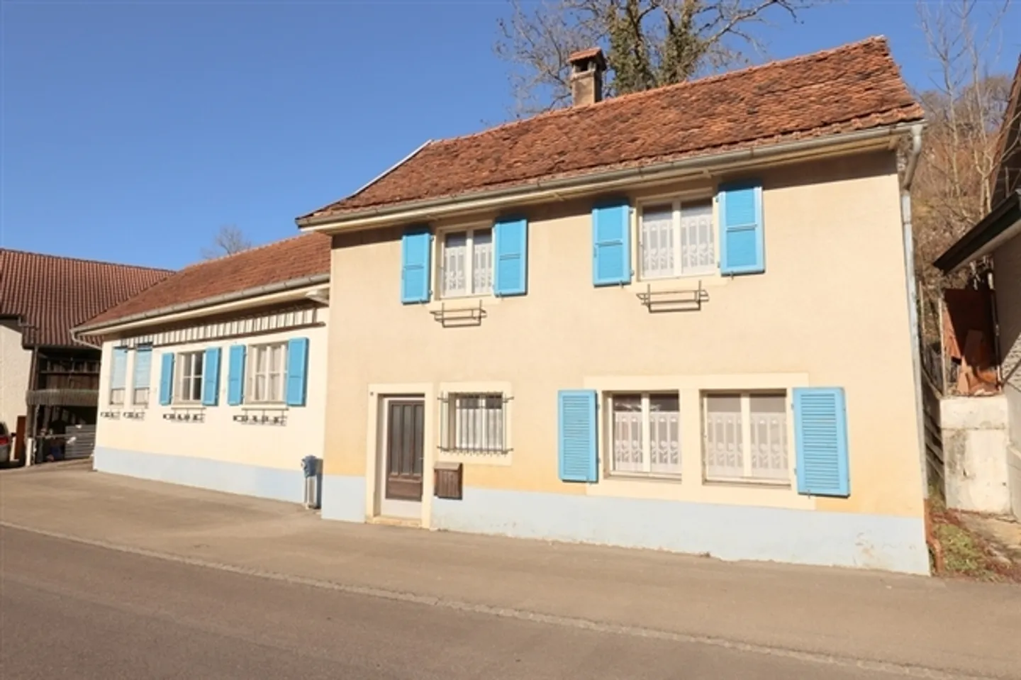 «Zu verkaufen auf dem Land ein Einfamilienhaus, das einfach zu restaurieren ist» - Foto 1 von 13