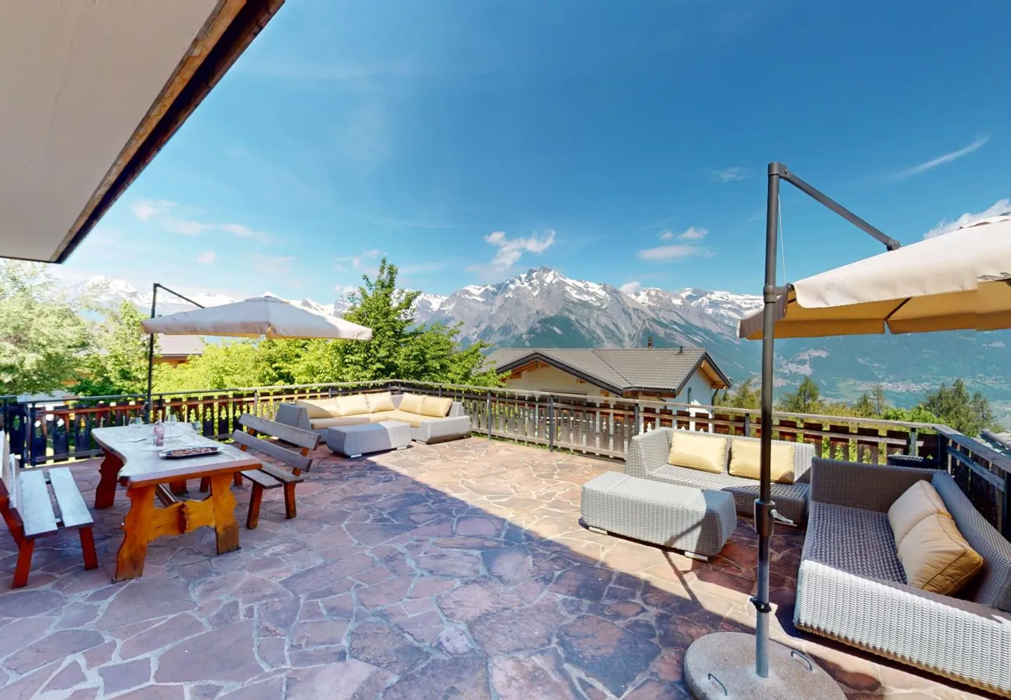 Luxury Alpine Living in the Heart of Nendaz - Photo 2 of 6