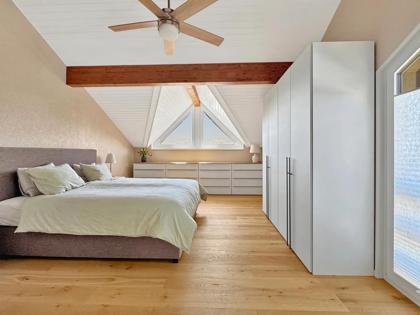 Wunderschönes, vollständig renoviertes Haus in ruhiger Lage mit Panoramablick - Foto 6 von 12