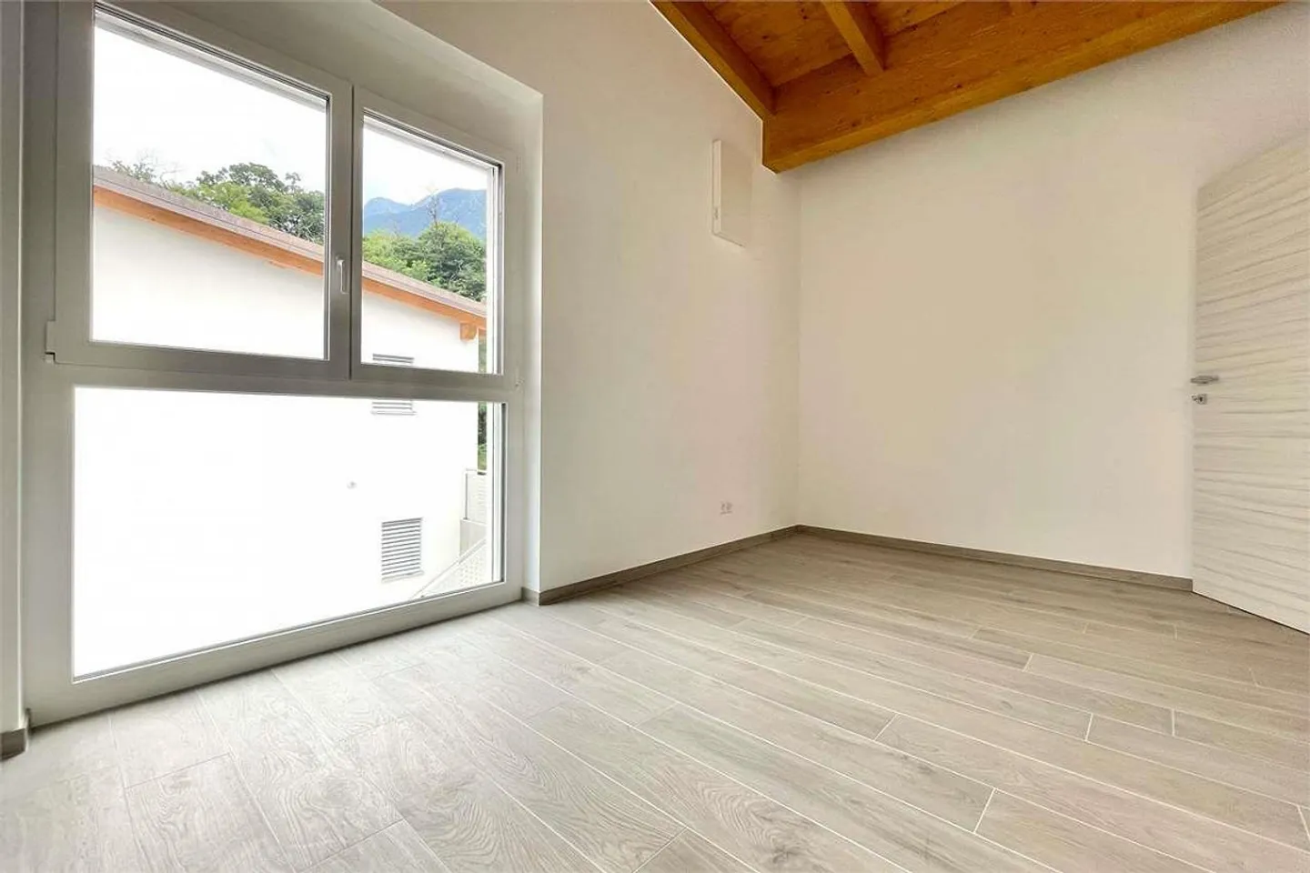 Villa moderna in nuova costruzione - Foto 6 di 10
