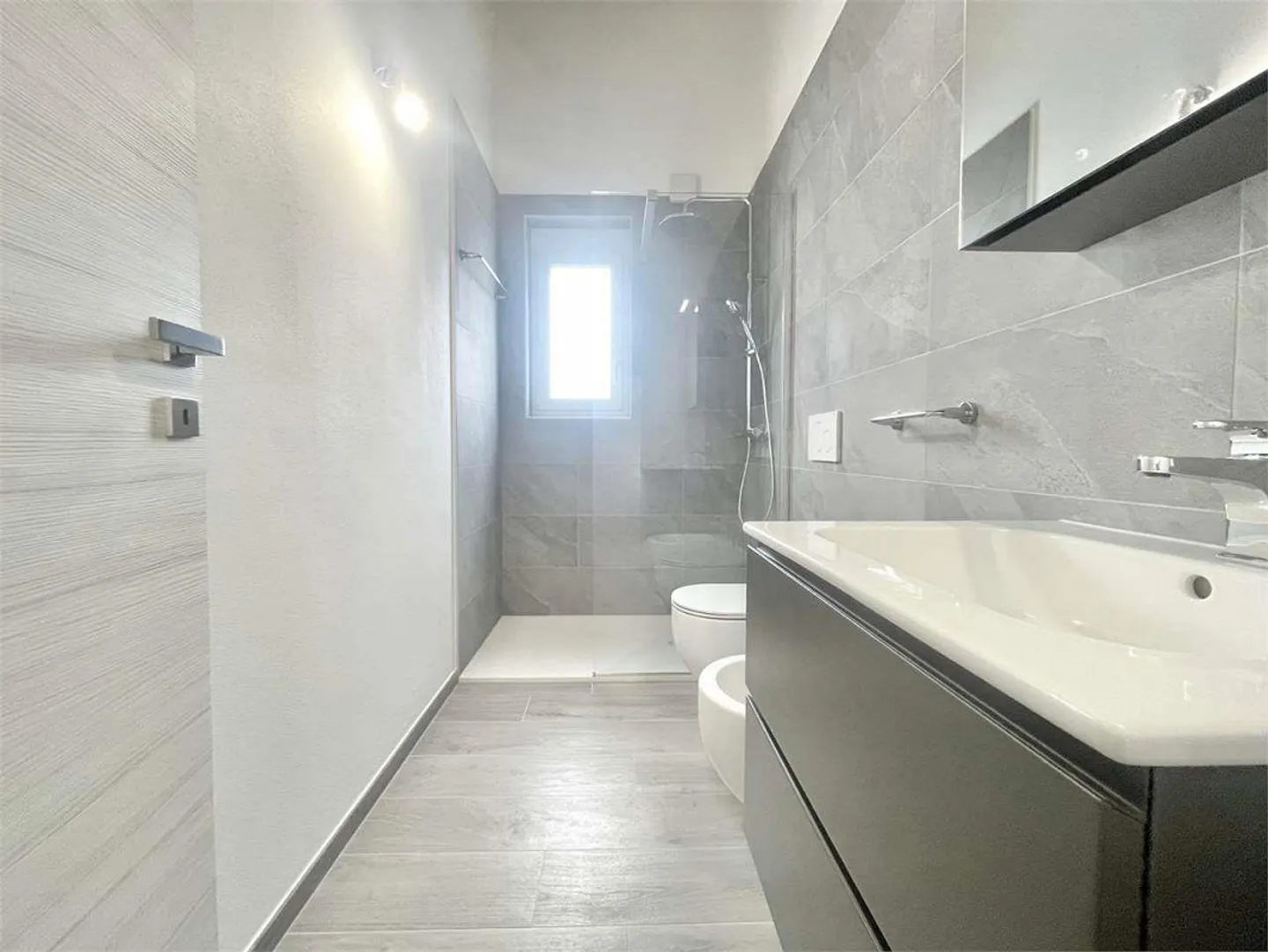 Villa moderna in nuova costruzione - Foto 8 di 10