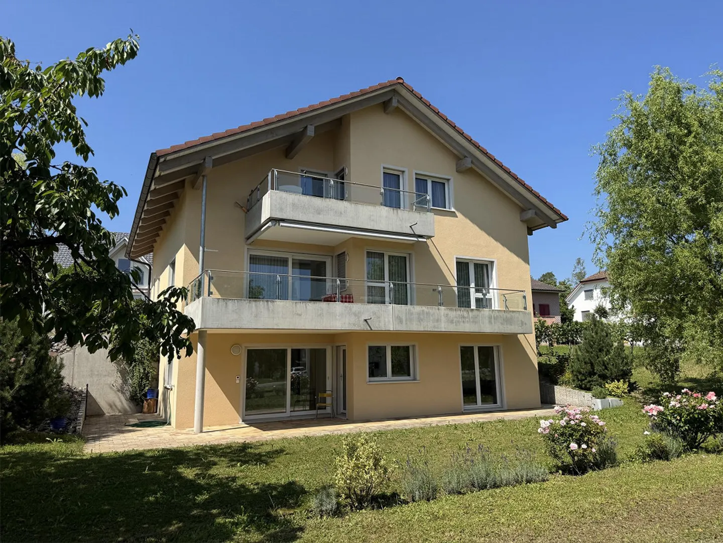 Grosszügige, komfortable Wohnliegenschaft an sehr guter Lage - Foto 1 von 15