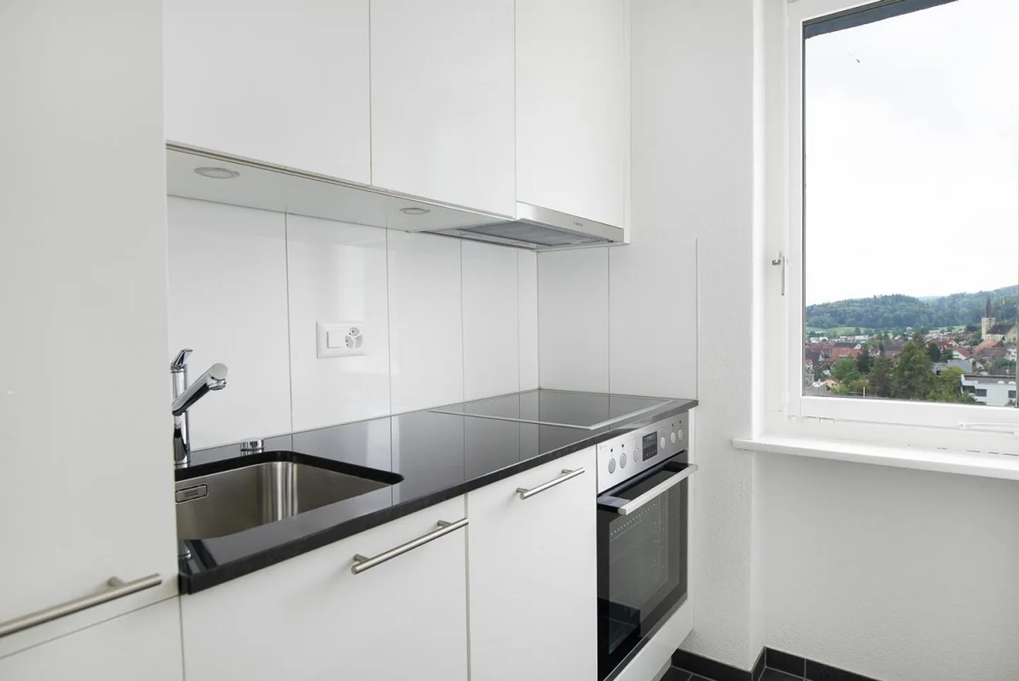 Totalsaniert 2- Zimmerwohnung in Spreitenbach zu vermieten! - Foto 3 von 12