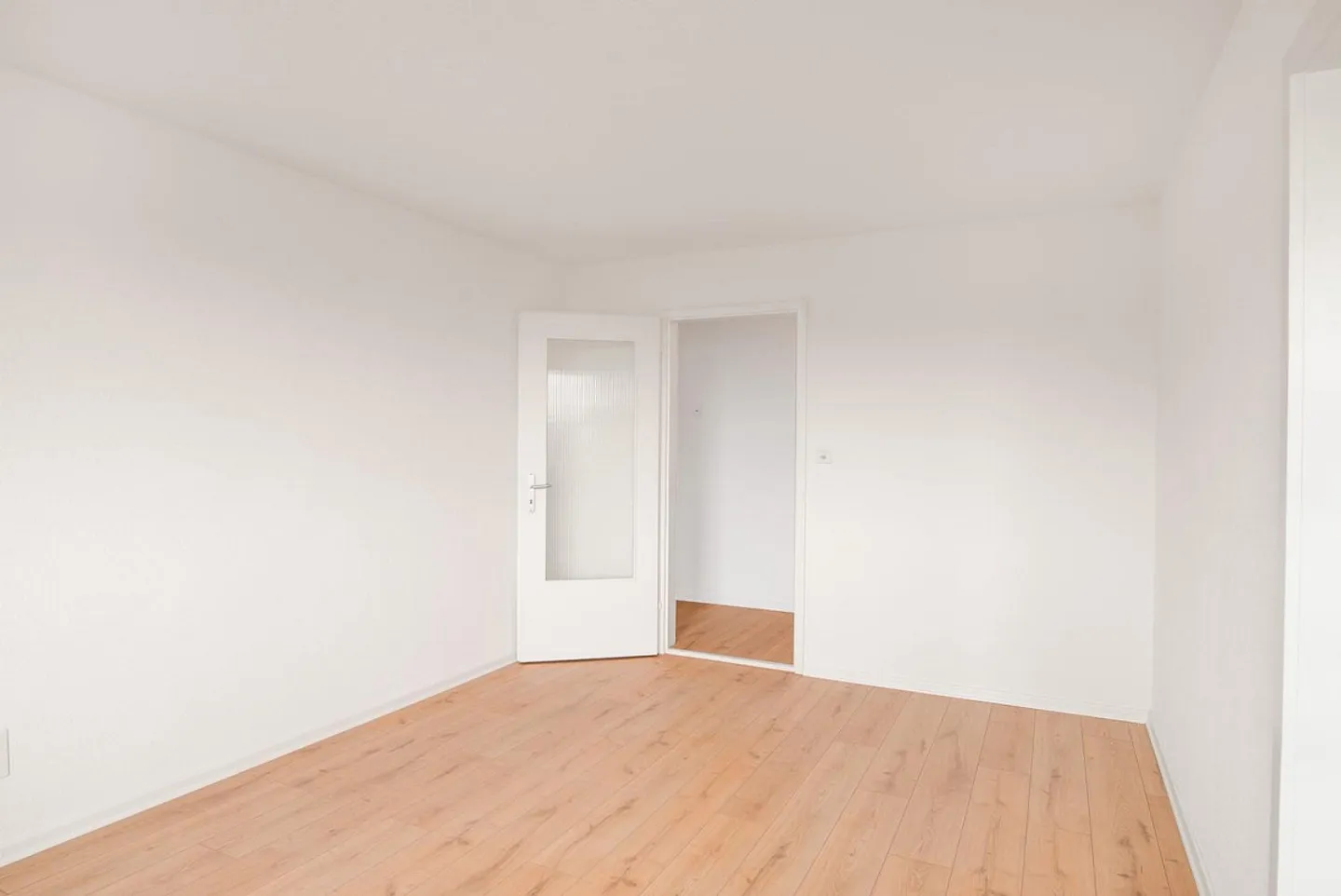 Totalsaniert 2- Zimmerwohnung in Spreitenbach zu vermieten! - Foto 4 von 12