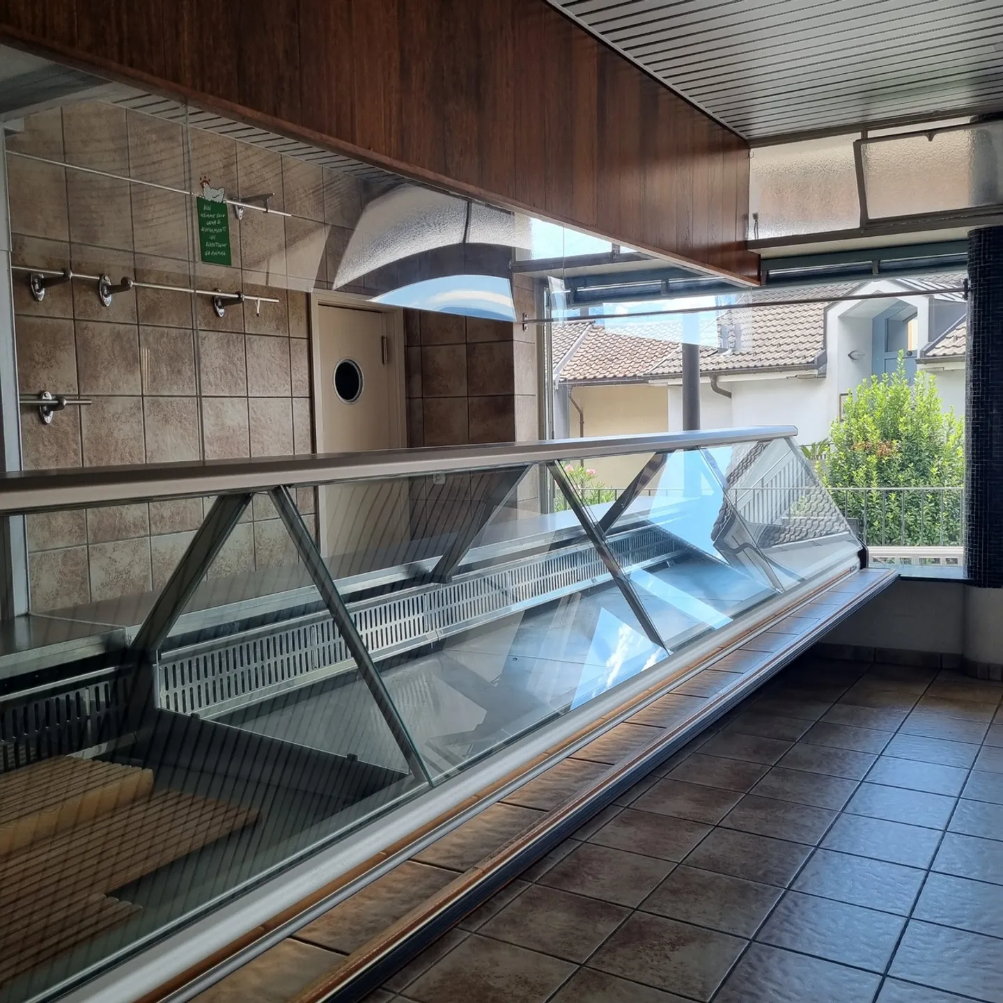 Affittasi spazioso ufficio vista lago - Foto 6 di 8