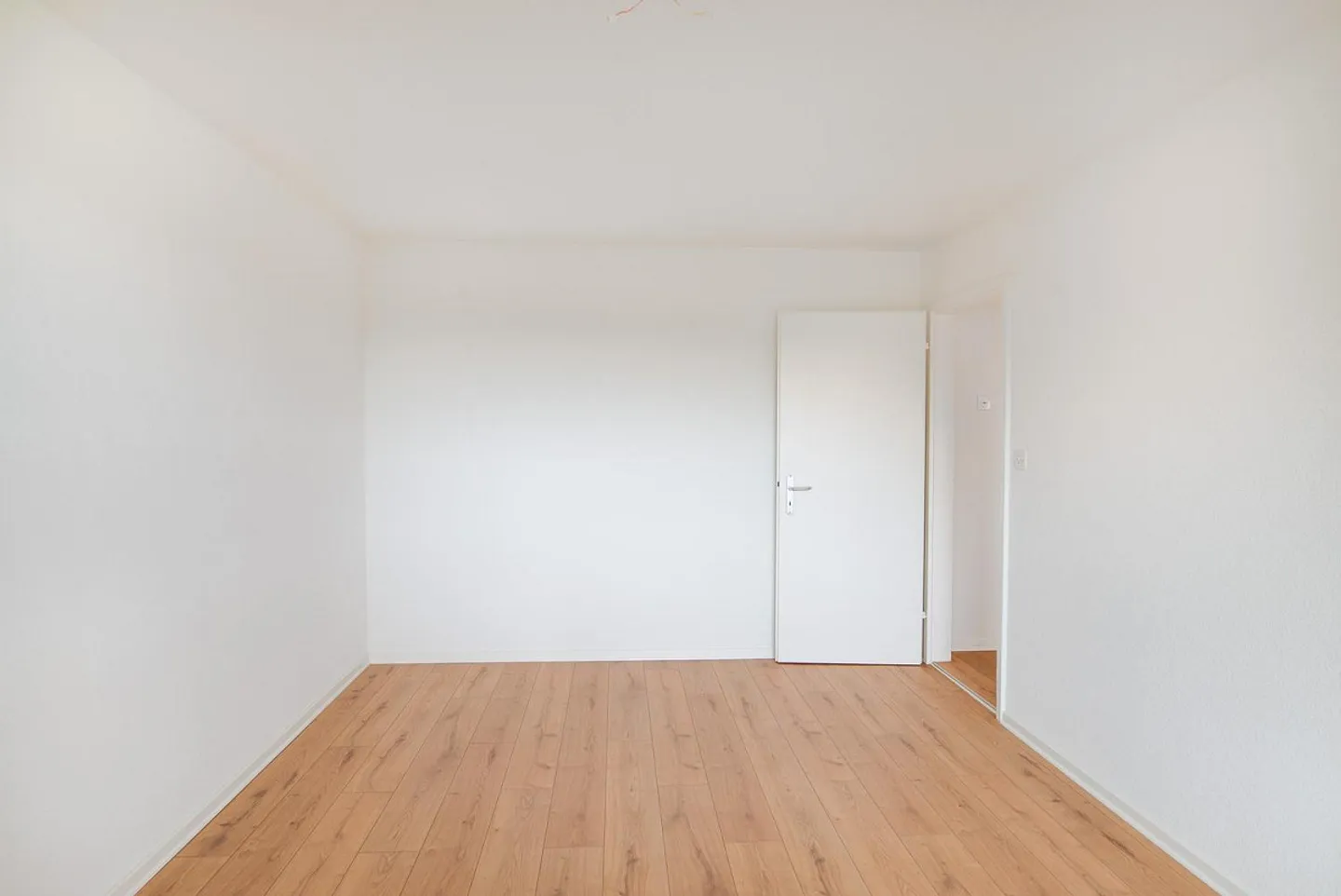 Totalsaniert 2- Zimmerwohnung in Spreitenbach zu vermieten! - Foto 6 von 12