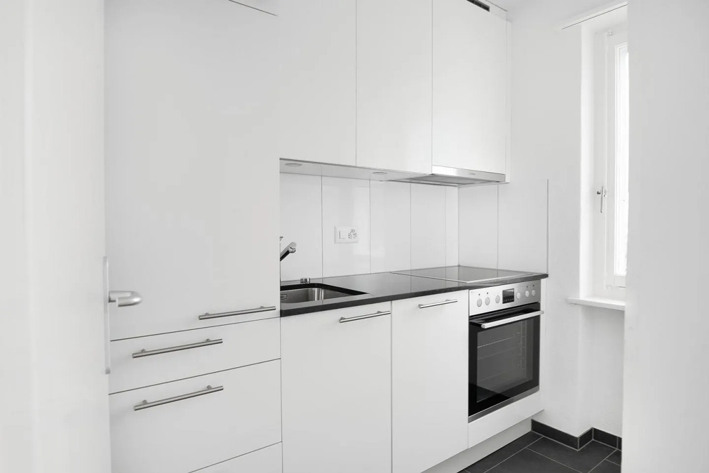 Totalsaniert 2- Zimmerwohnung in Spreitenbach zu vermieten! - Foto 2 von 12