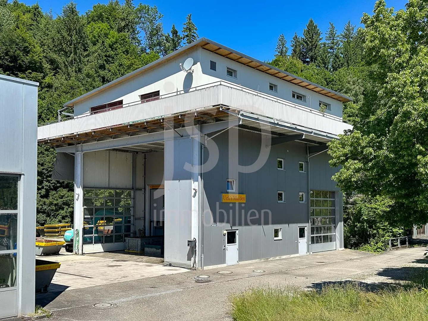Gewerbeliegenschaft mit Attikawohnung in Neuenegg - Photo 2 of 30