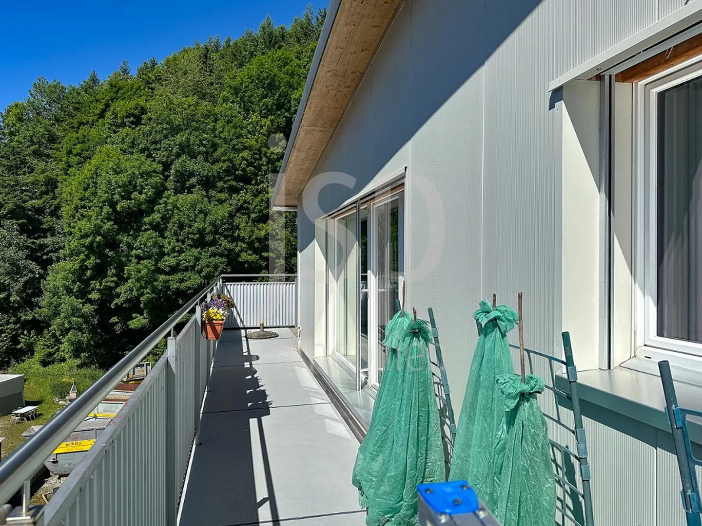 Gewerbeliegenschaft mit Attikawohnung in Neuenegg - Photo 25 of 30