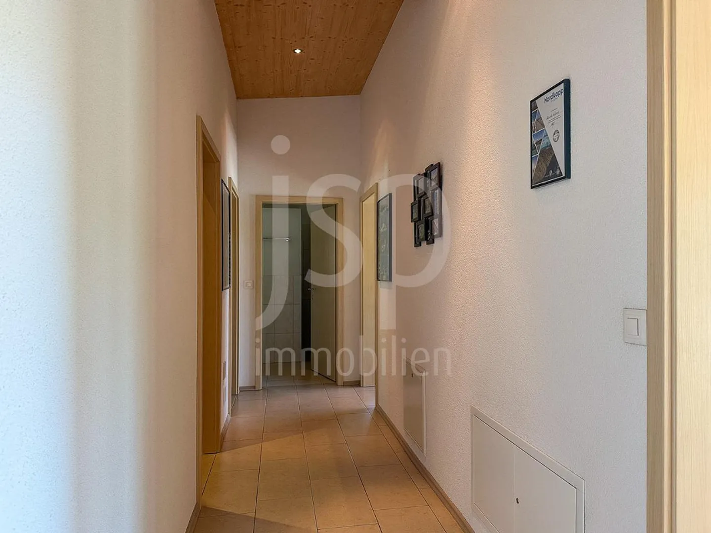 Gewerbeliegenschaft mit Attikawohnung in Neuenegg - Photo 26 of 30